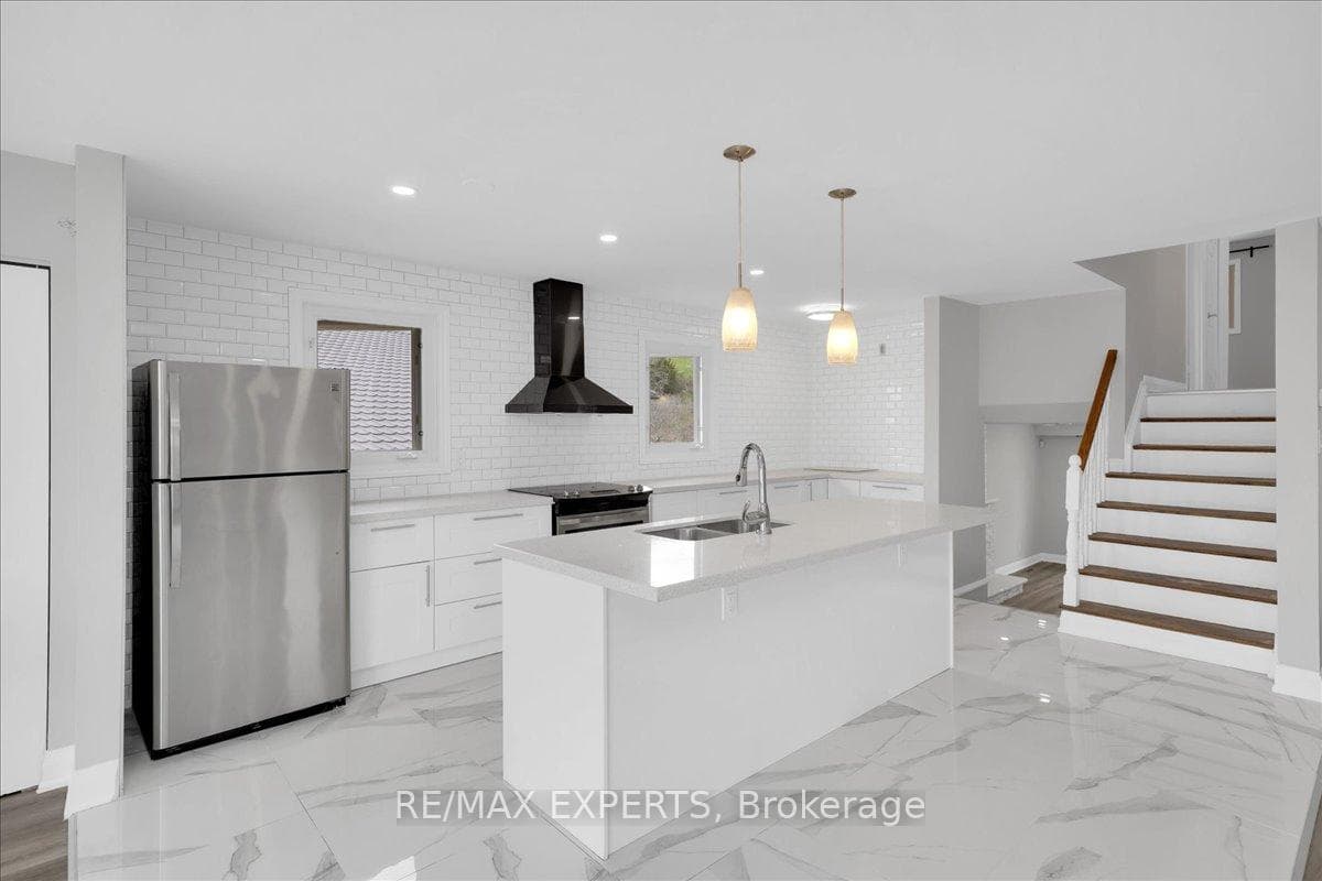 2591 Kingsberry Crescent Unit Upper photo 10