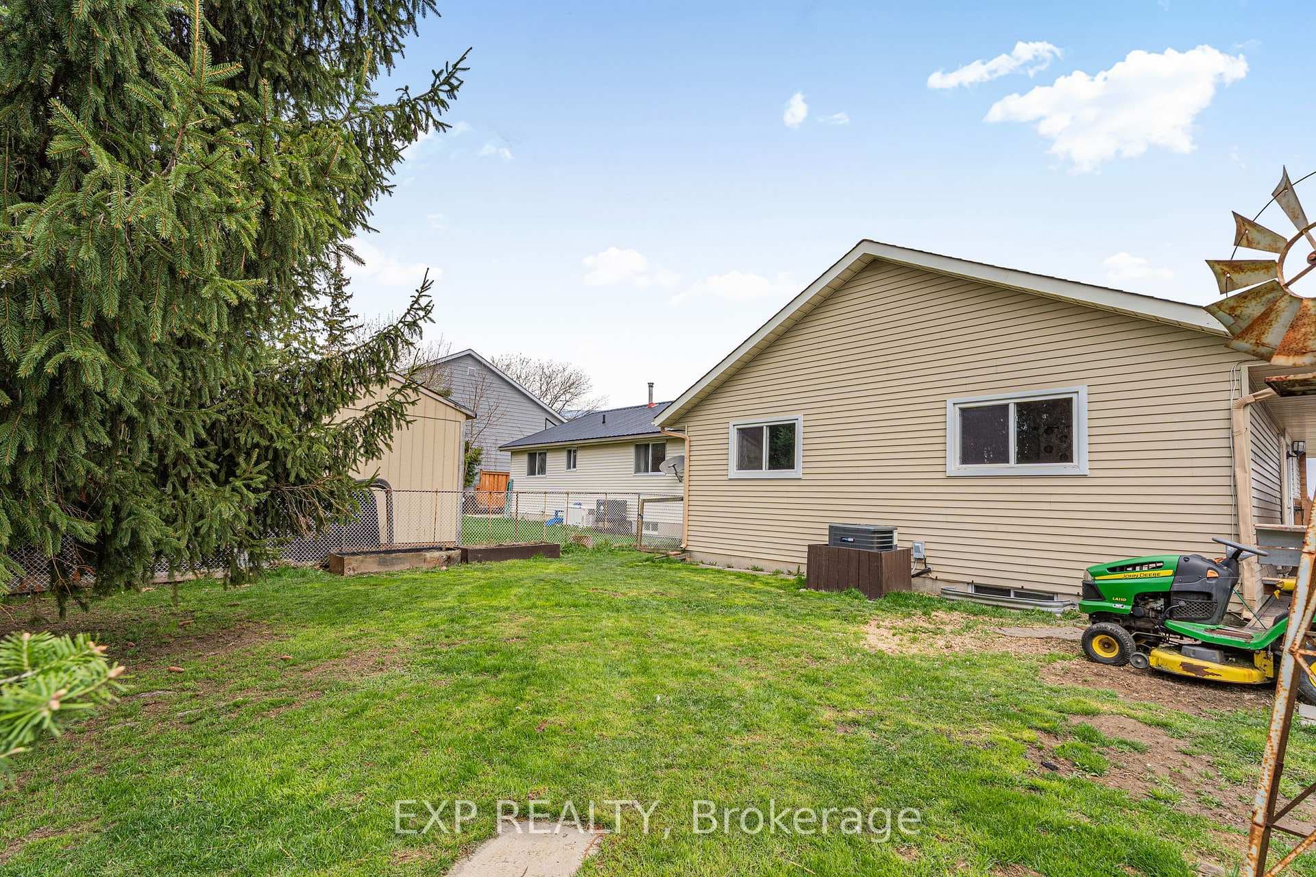 8 Abbott Lane photo 34