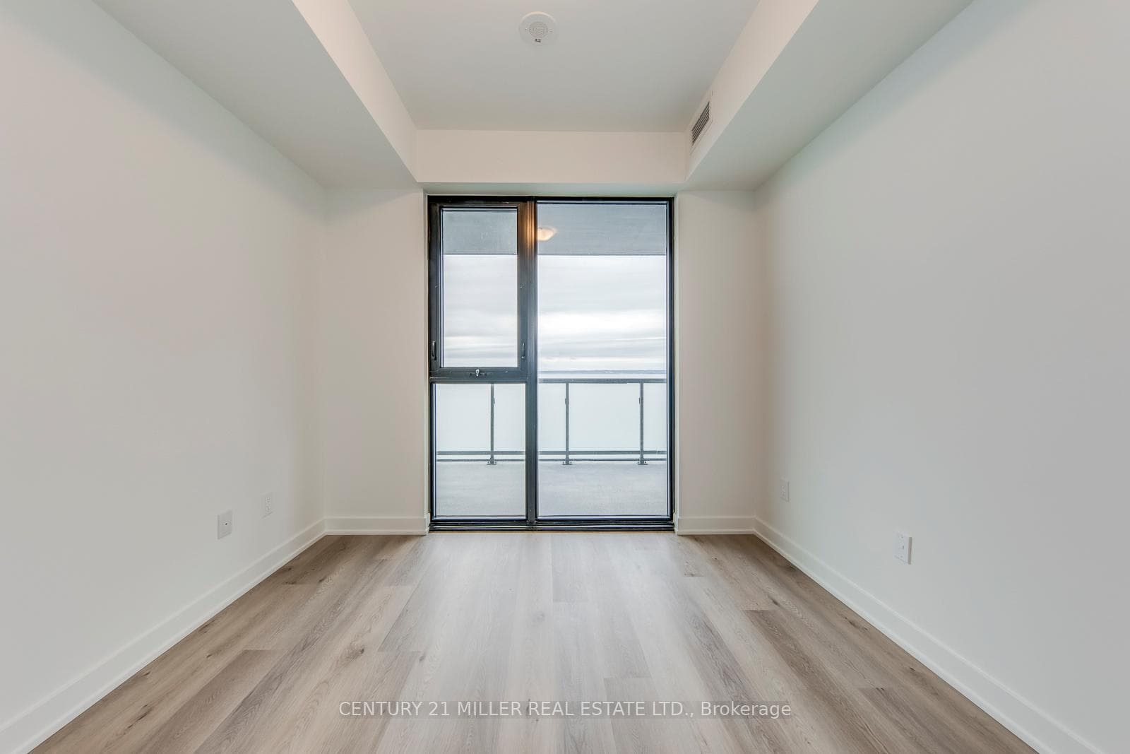 2075 Lakeshore Road Unit 1507 photo 19