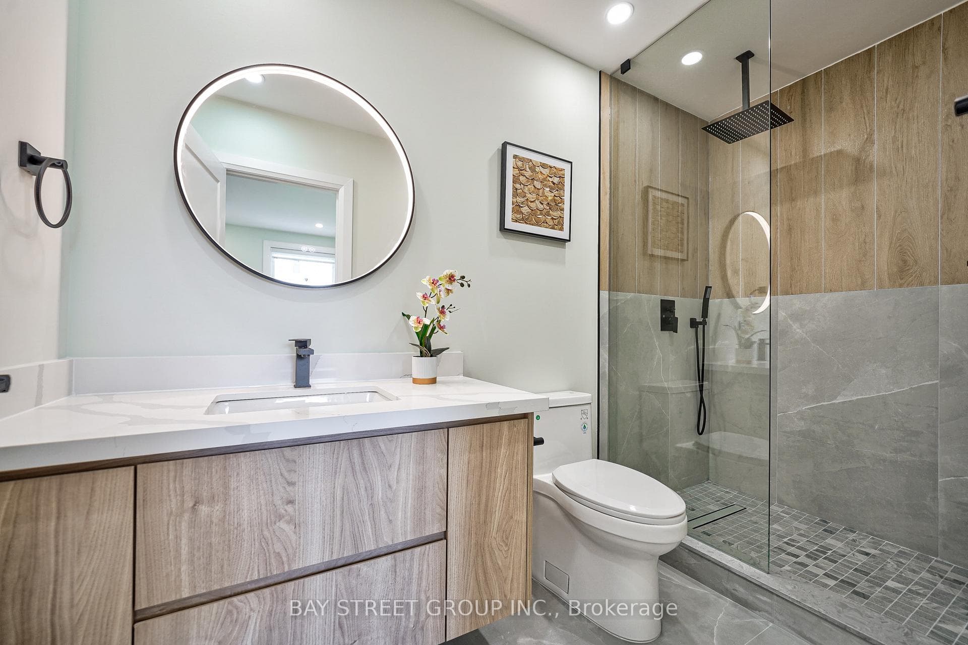 20 Janet Boulevard photo 20