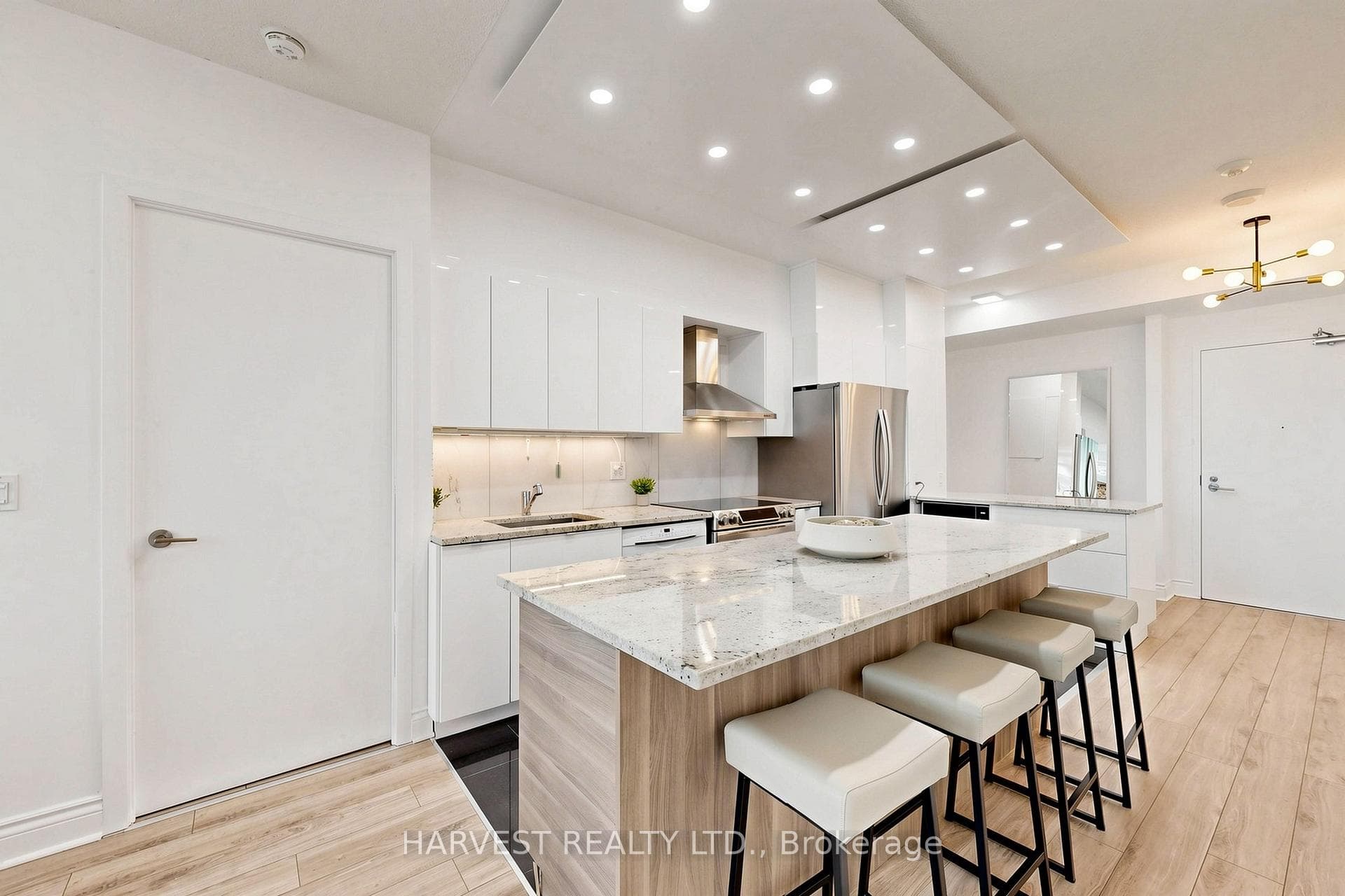 209 Fort York Boulevard Unit 380 photo 8