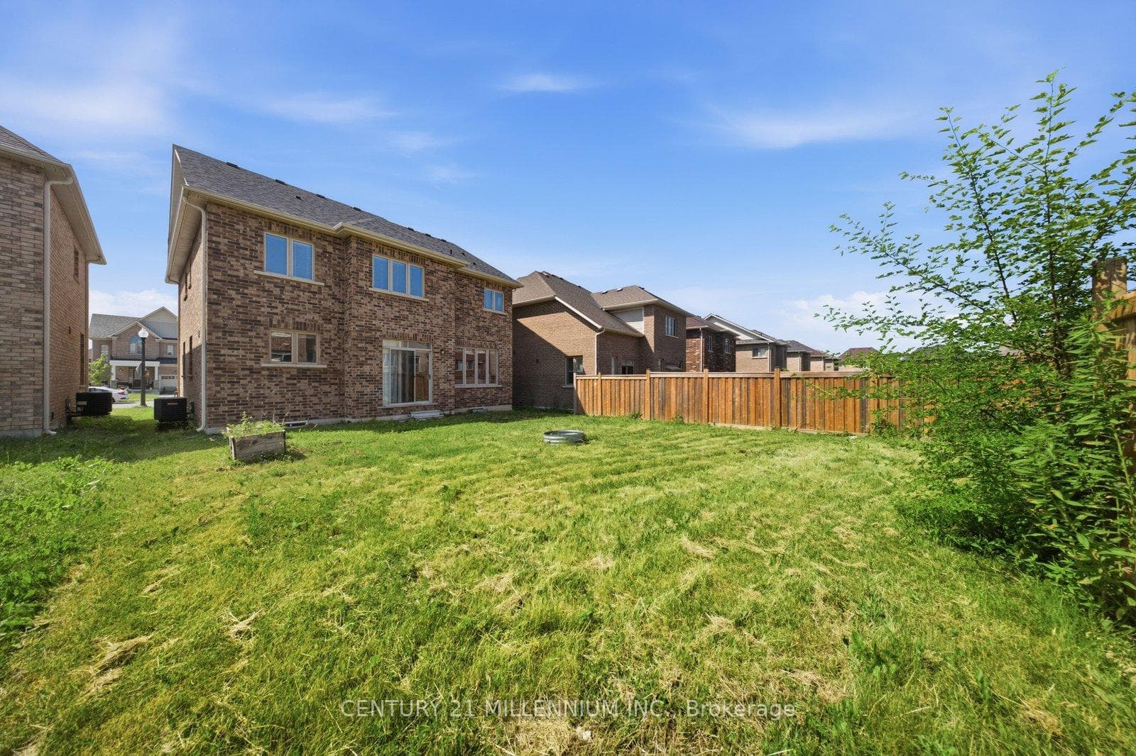 1153 Upper Thames Drive photo 30