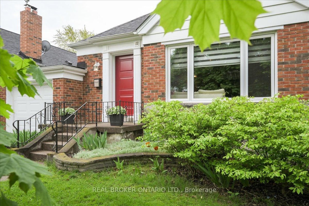 12 Parkview Heights photo 3
