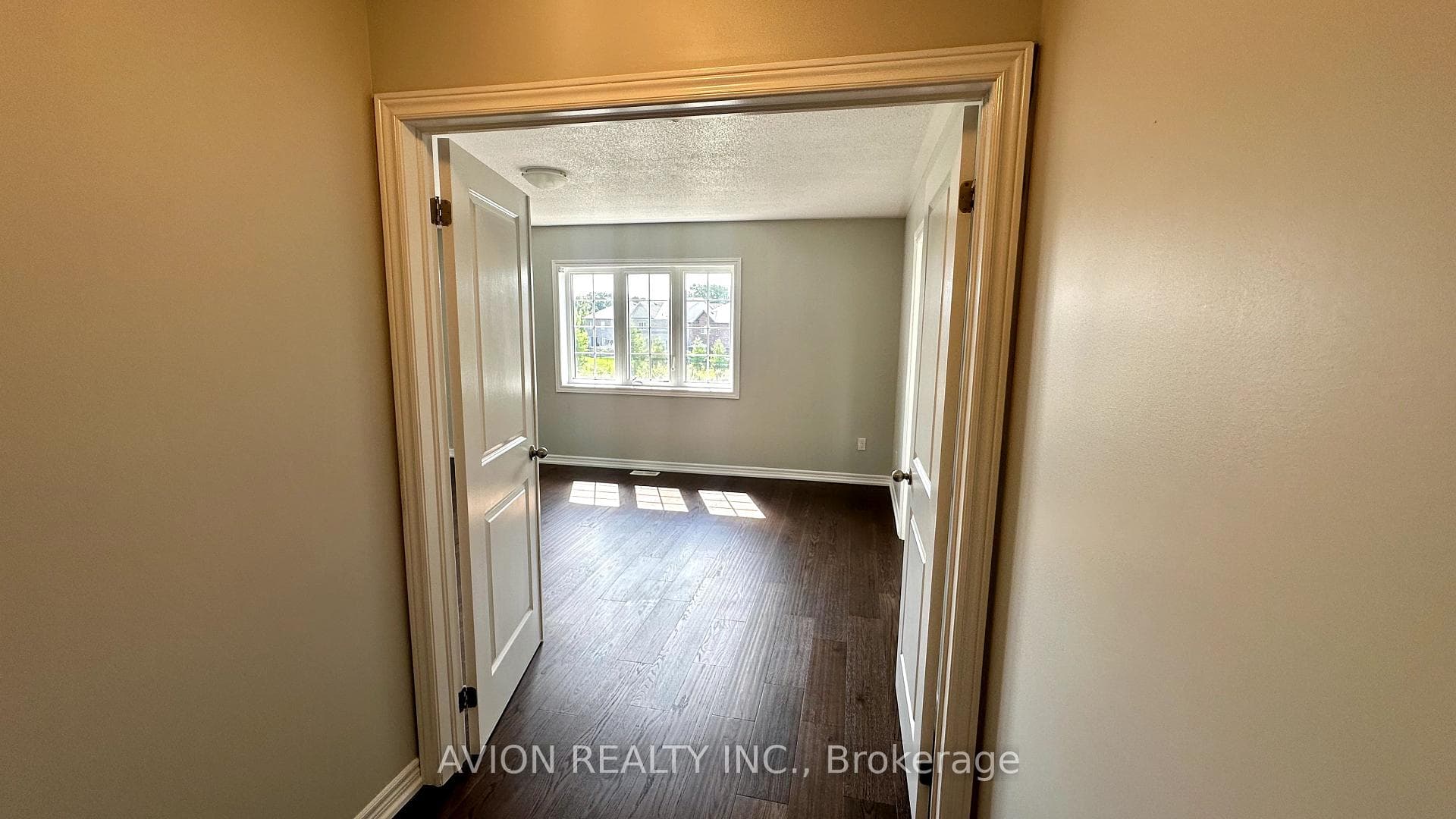 98 Macbean Crescent photo 15