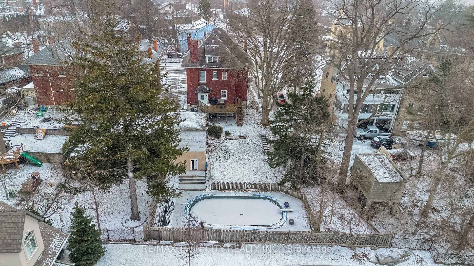 58 Lorne Crescent photo 45