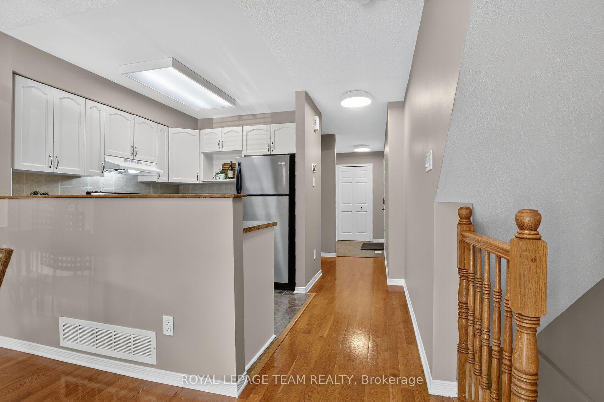 255 Deercroft Avenue photo 16