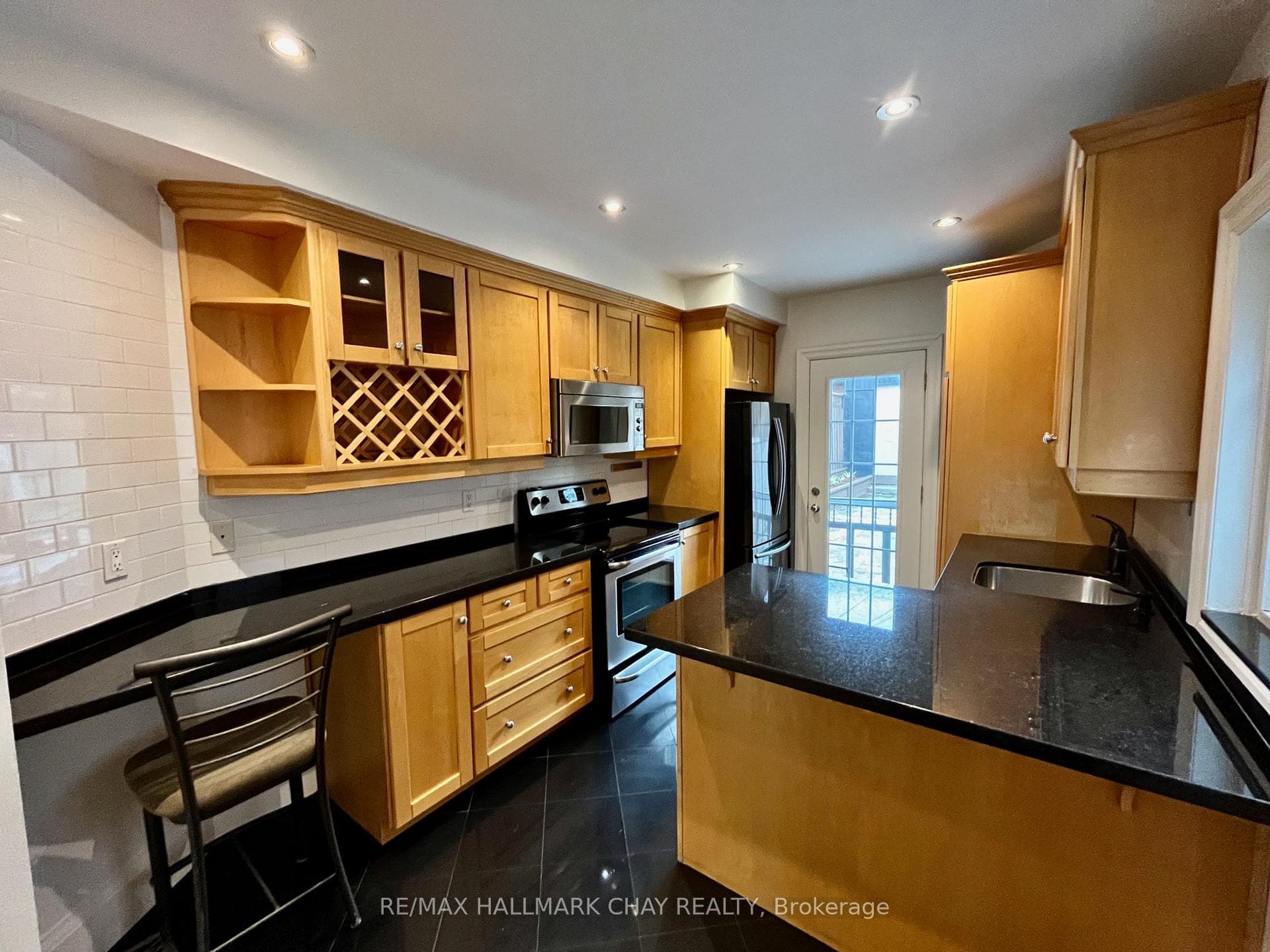 3 Manning Avenue photo 8