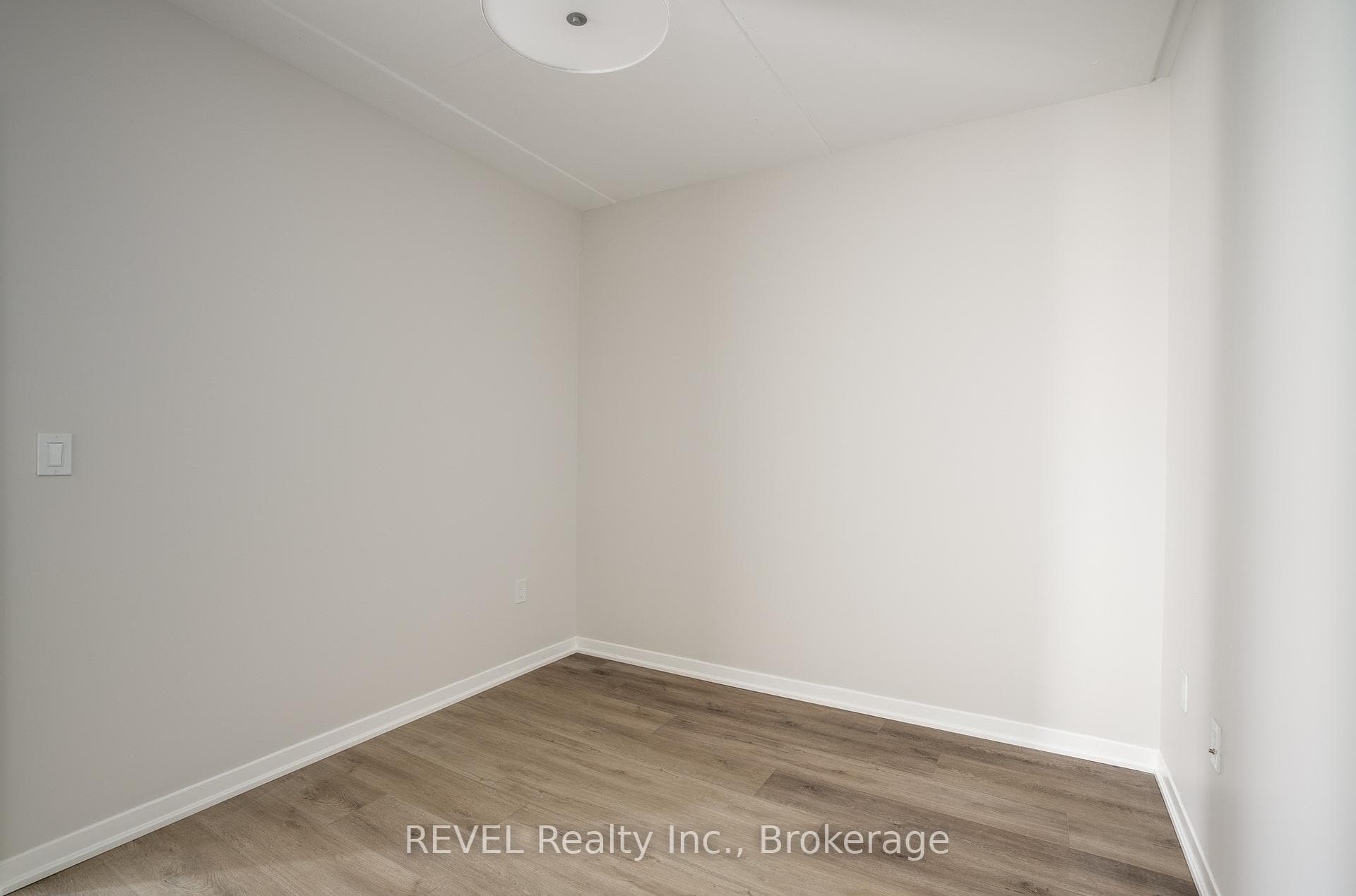 3998 Victoria Avenue Unit 309 photo 20