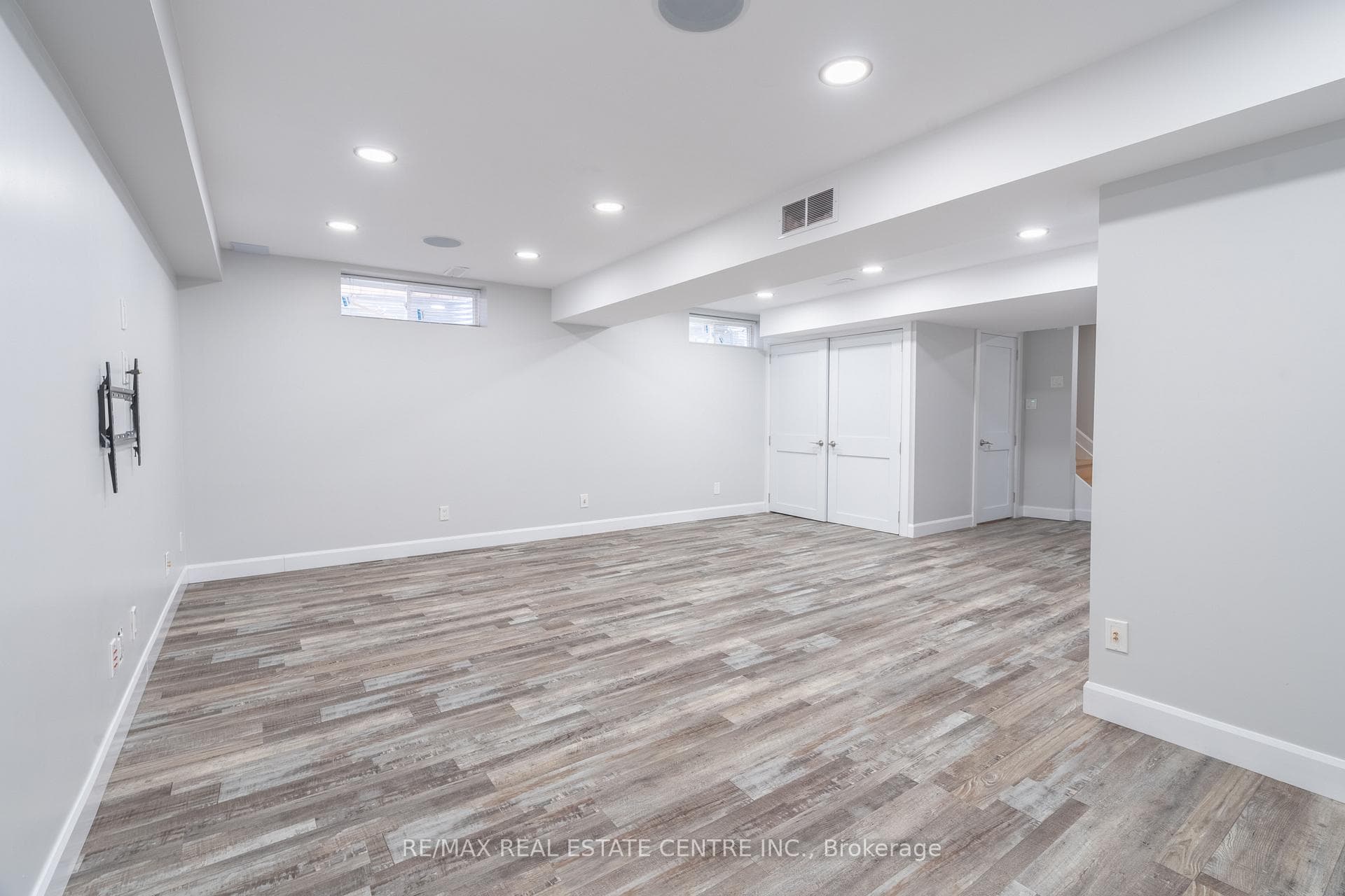 430 Woodbine Avenue photo 36