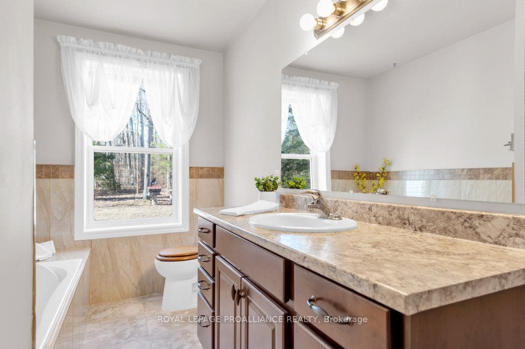 35 Denison Drive photo 26