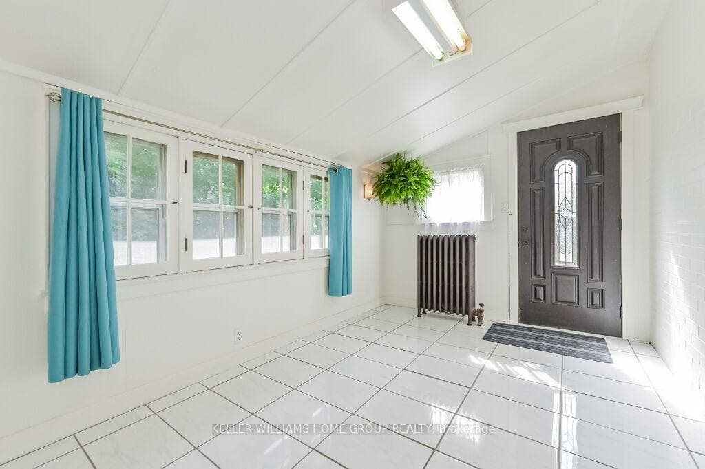 560 St David Street photo 30