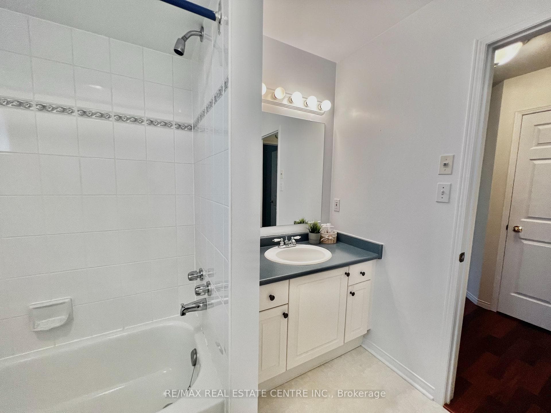 568 Park Avenue photo 14