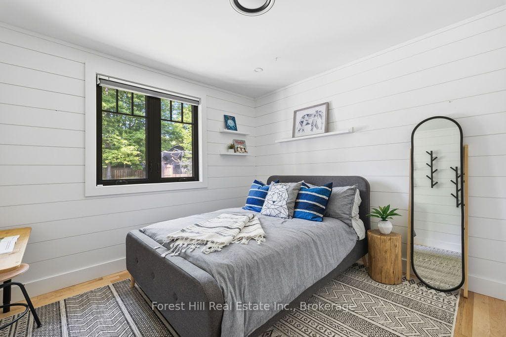 415 Wellington Street photo 29