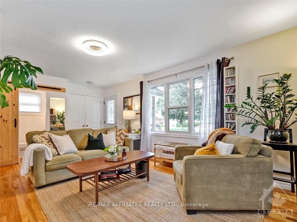 18 BISLEY Crescent photo 9