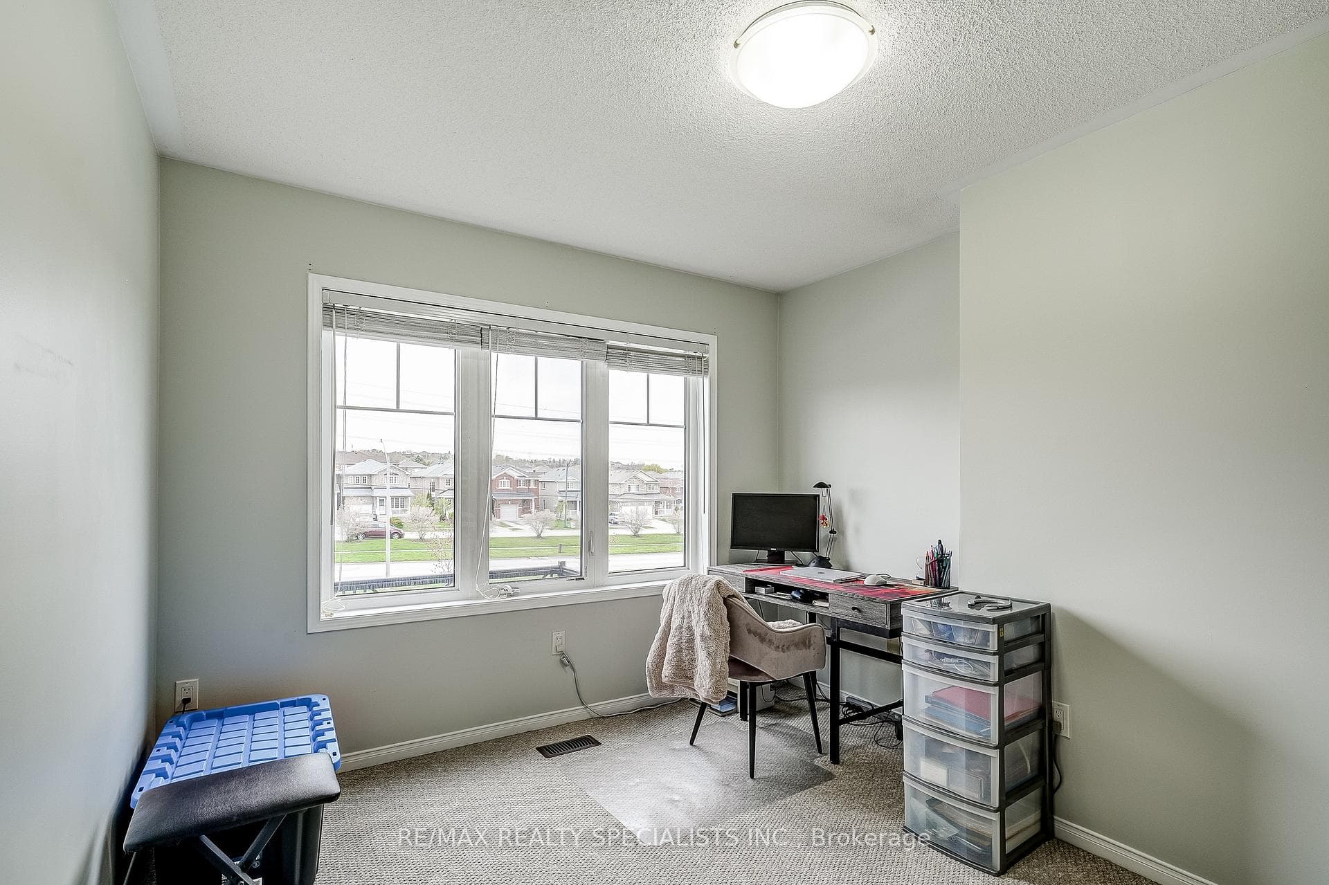 110 Fortis Crescent photo 30