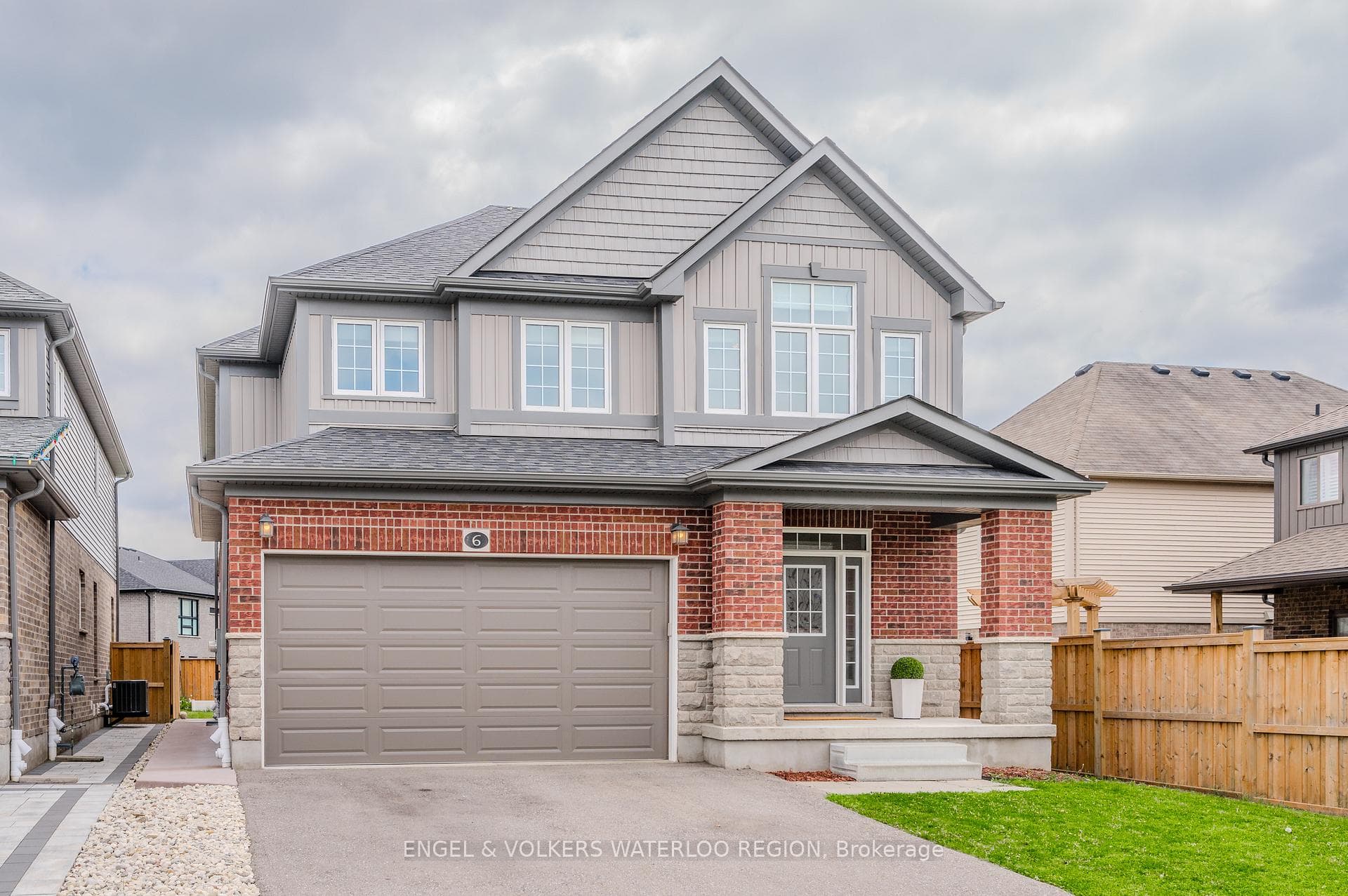 6 Greyhawk Street photo 4