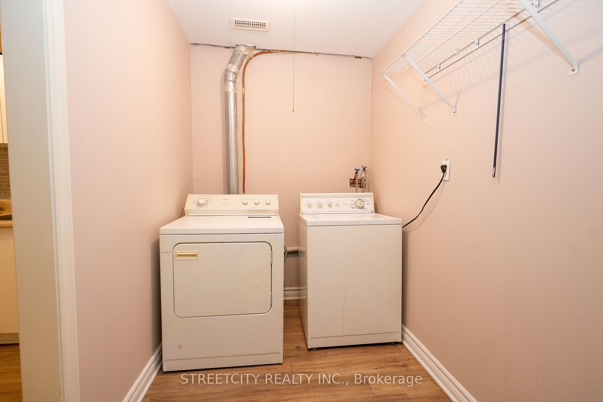 980 Thistledown Way photo 29