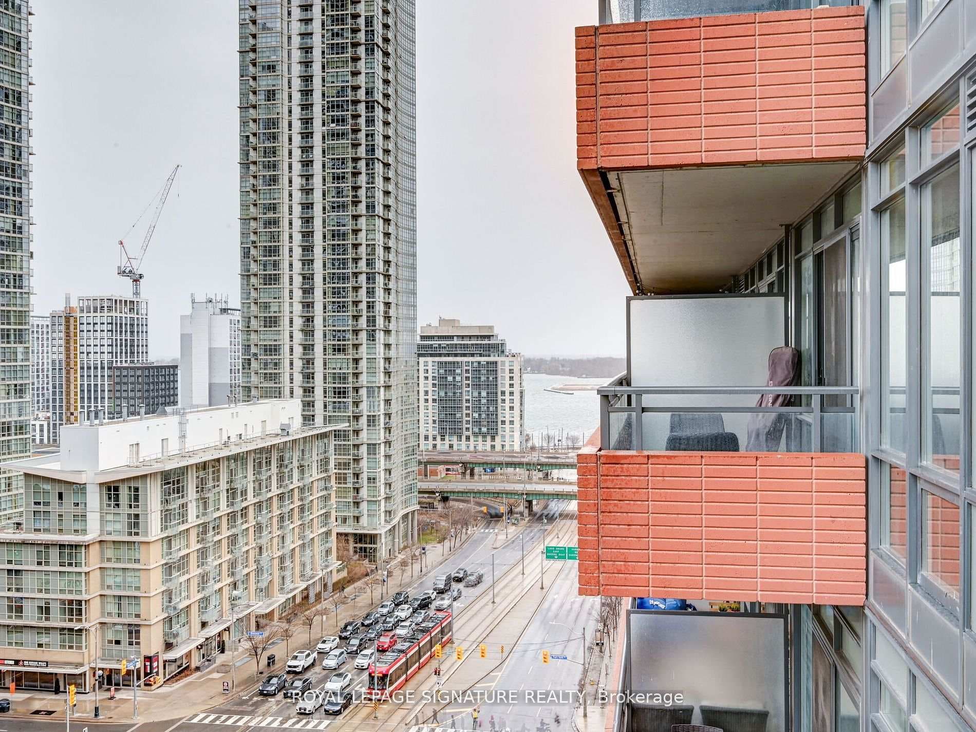 4K Spadina Avenue Unit 1506 photo 32
