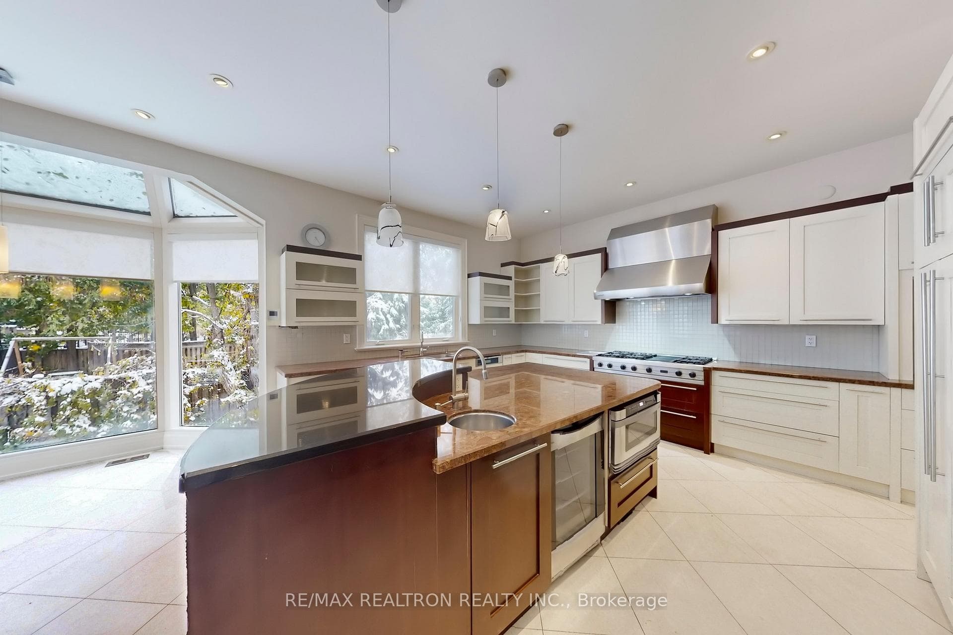 486 Spring Gate Boulevard photo 20