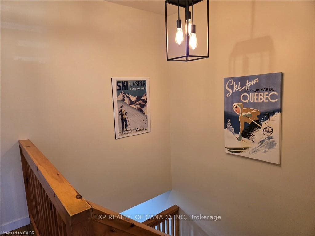 553 OXBOW Crescent photo 9