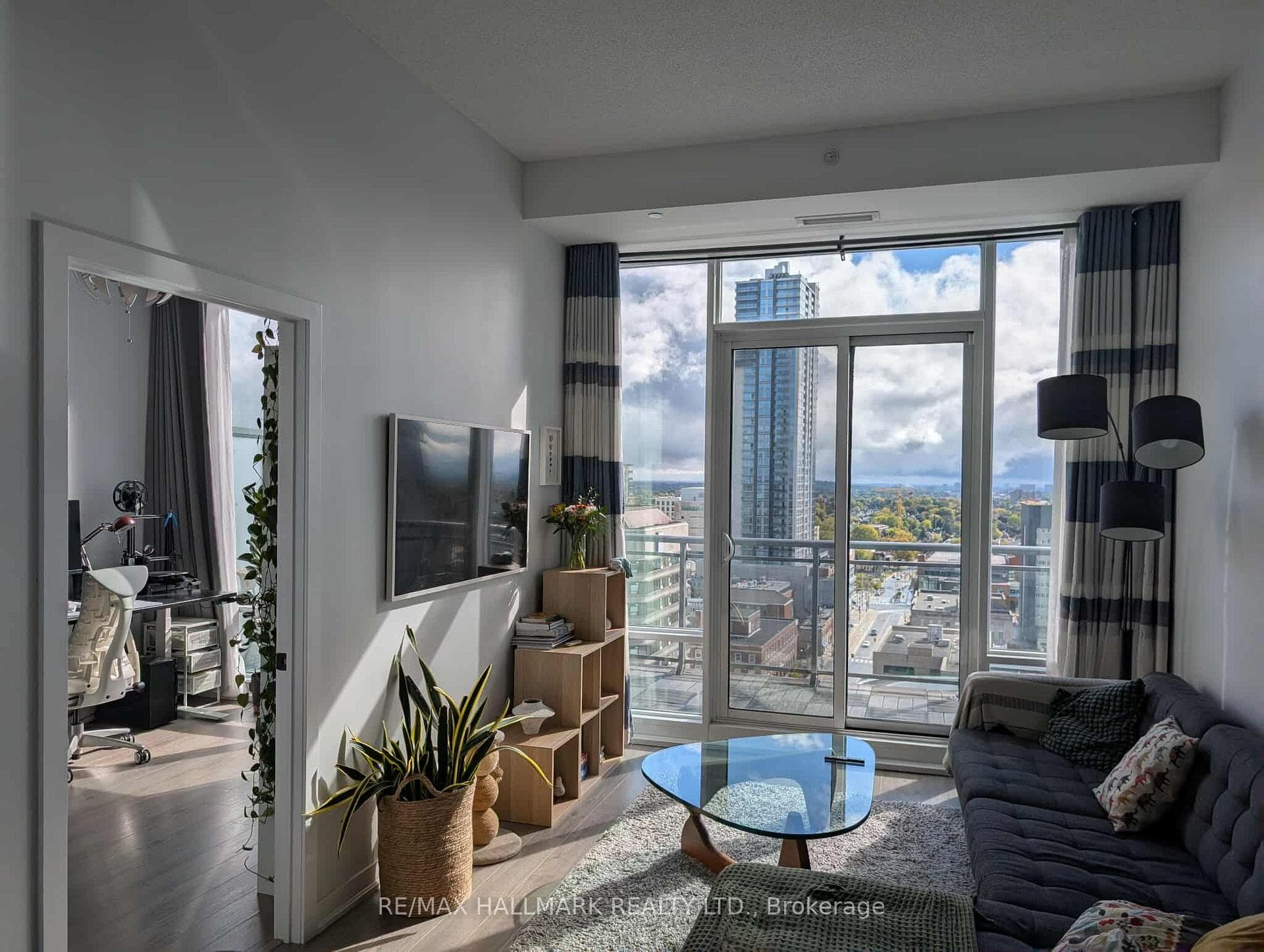 85 Duke Street Unit 1704 photo 6