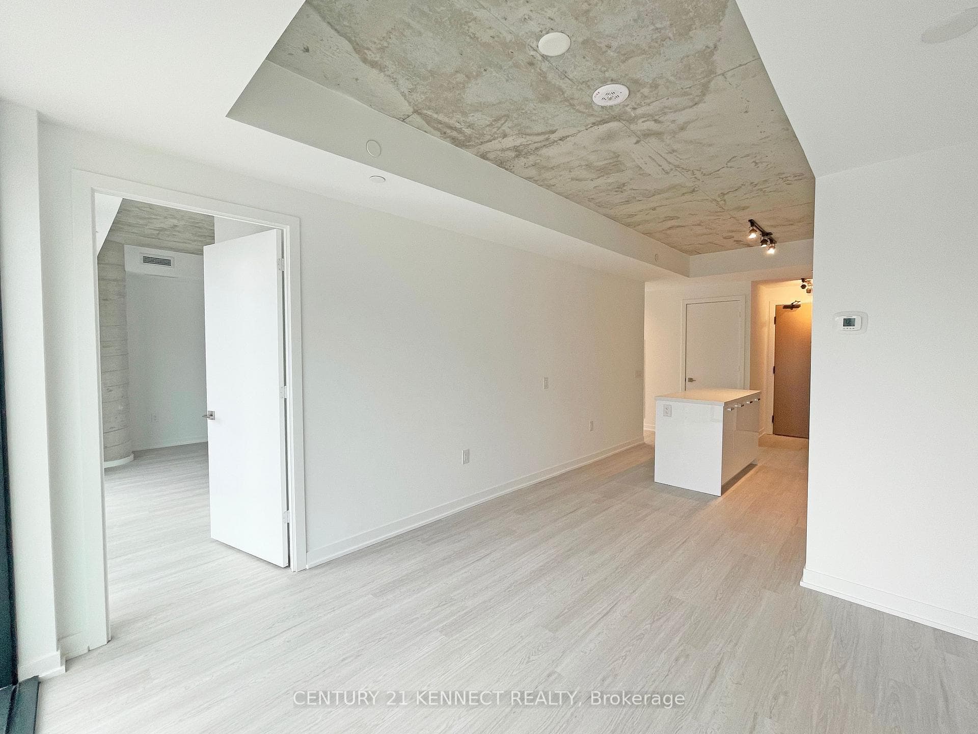 195 McCaul Street Unit 1310 photo 9
