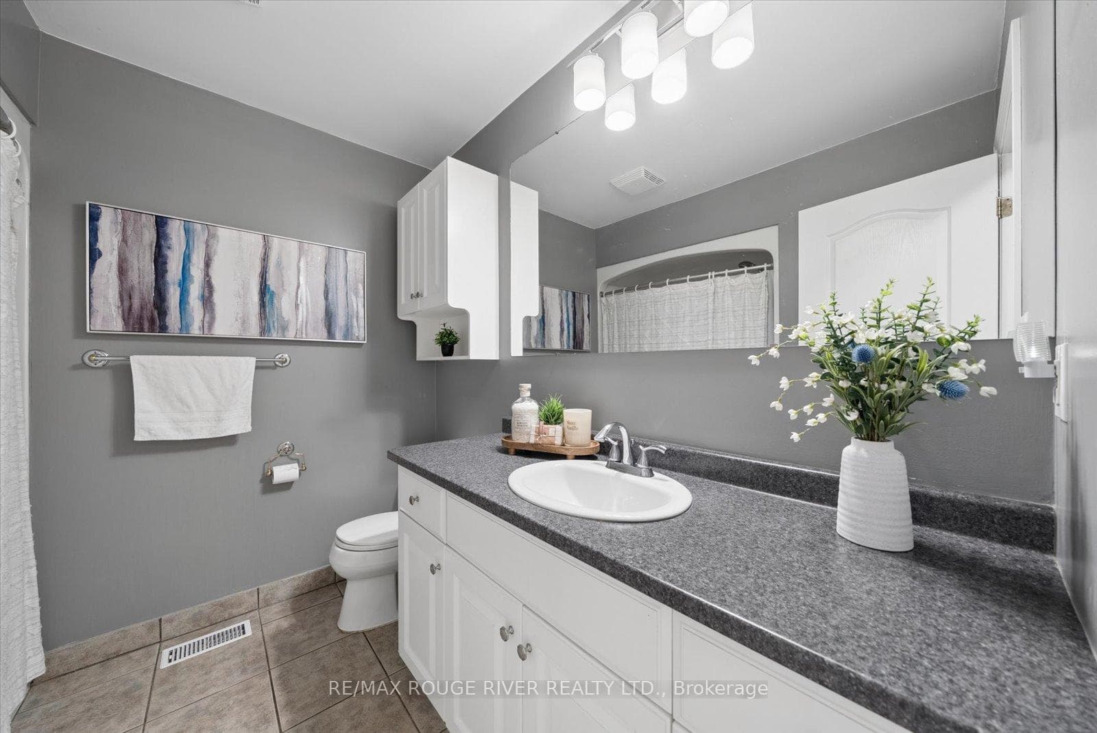 1325 Lakeshore Road photo 14