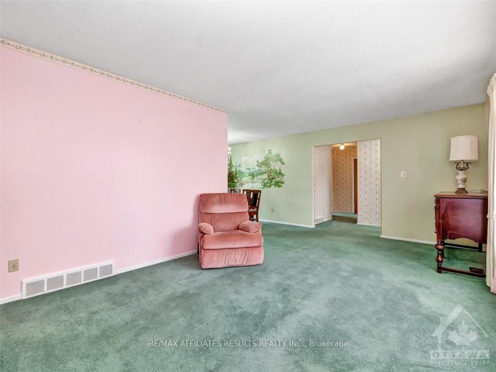 103 LENNOX Street photo 7