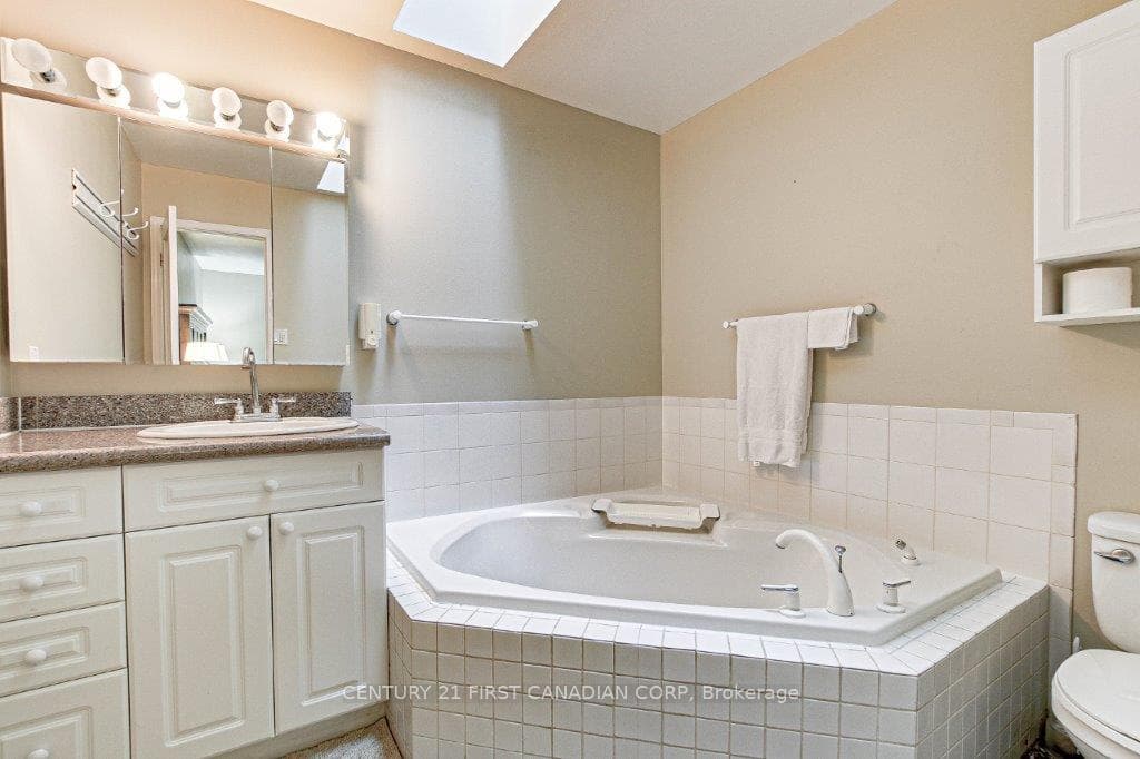1 Muskoka Crescent photo 21