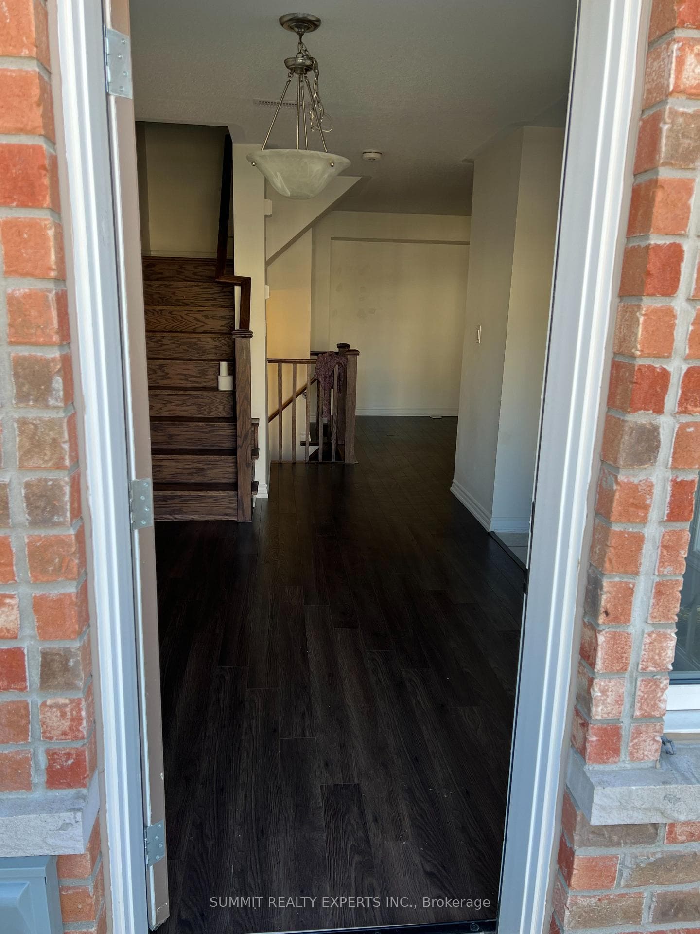 562 Allport Gate photo 2