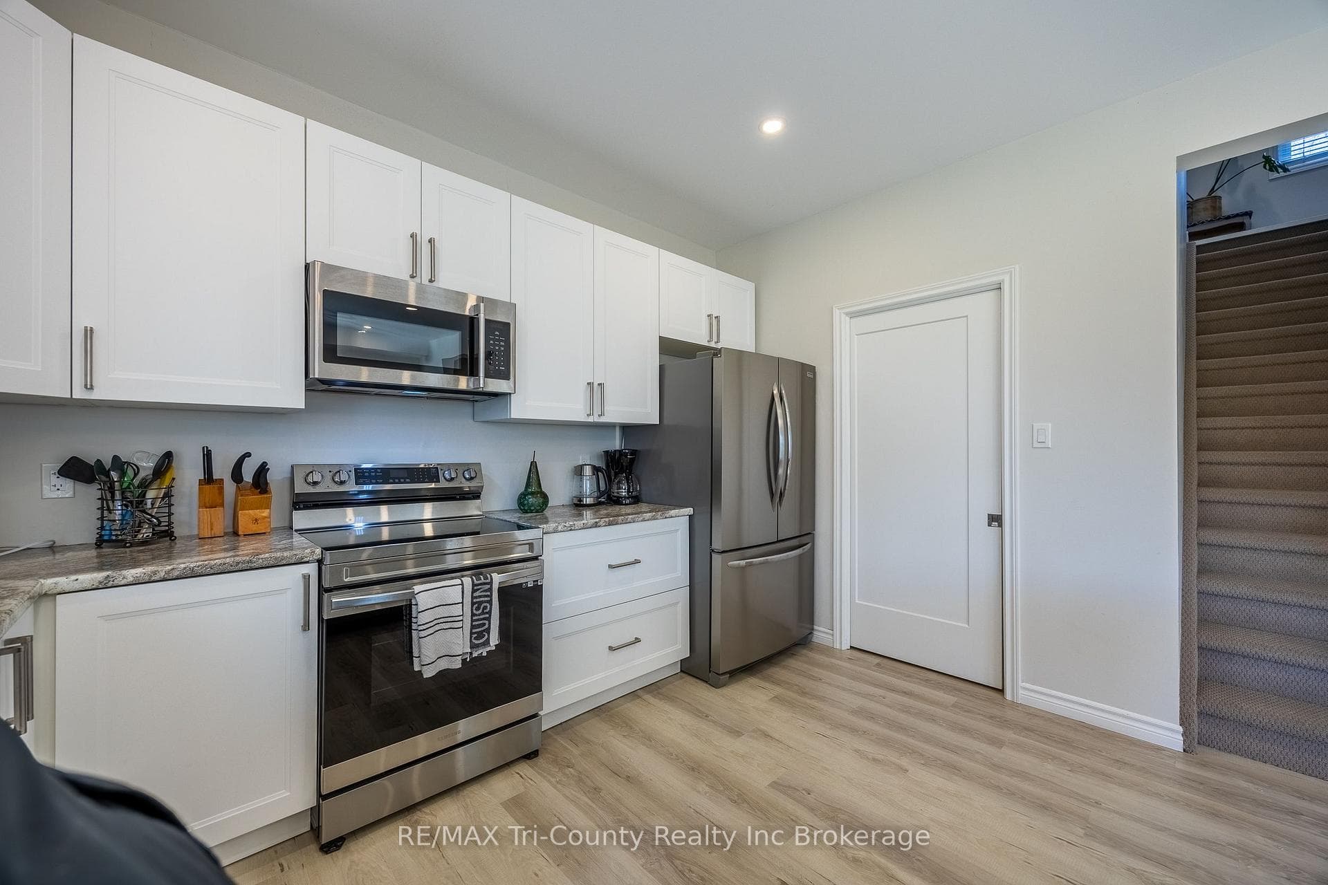 6 Addison Street photo 11