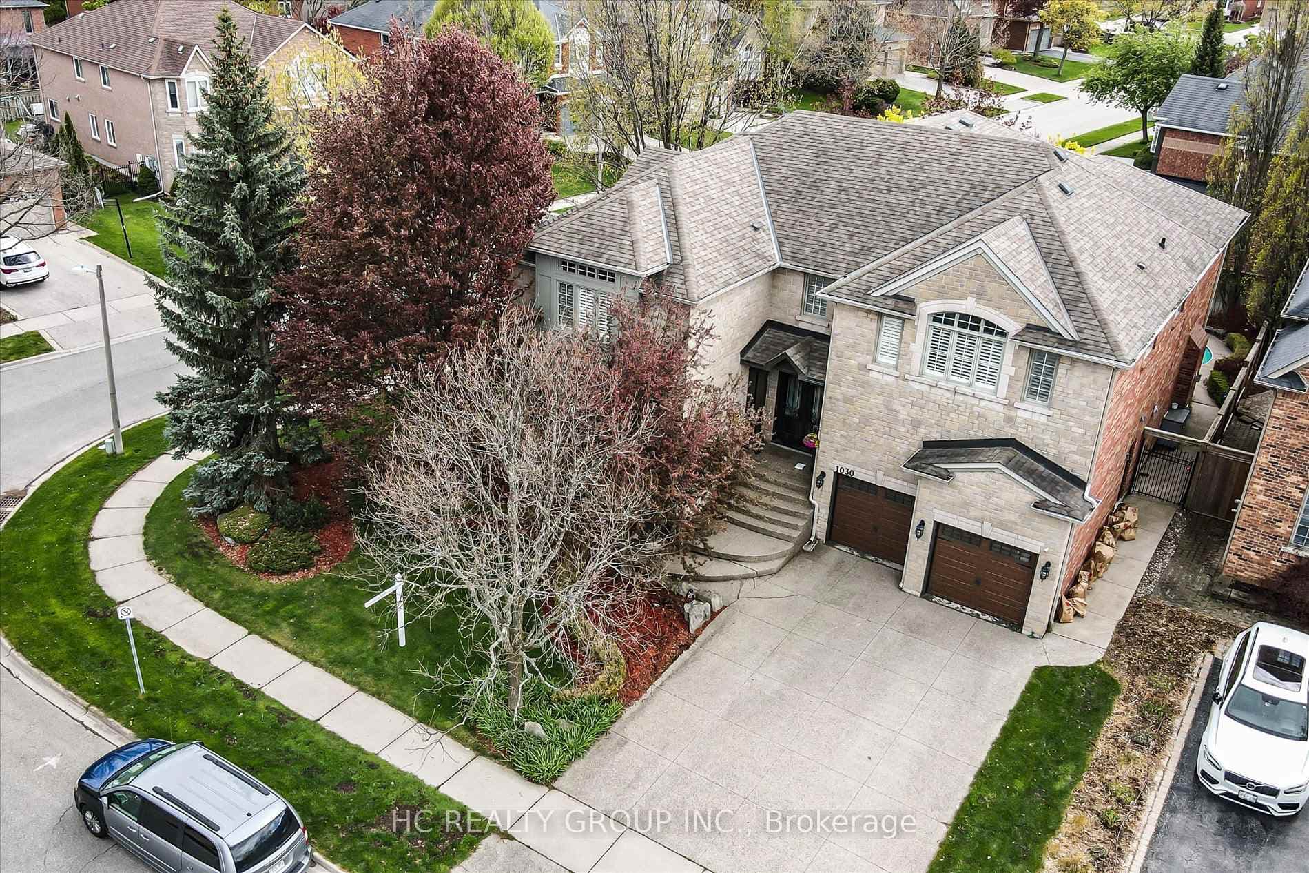1030 Skyvalley Crescent photo 48