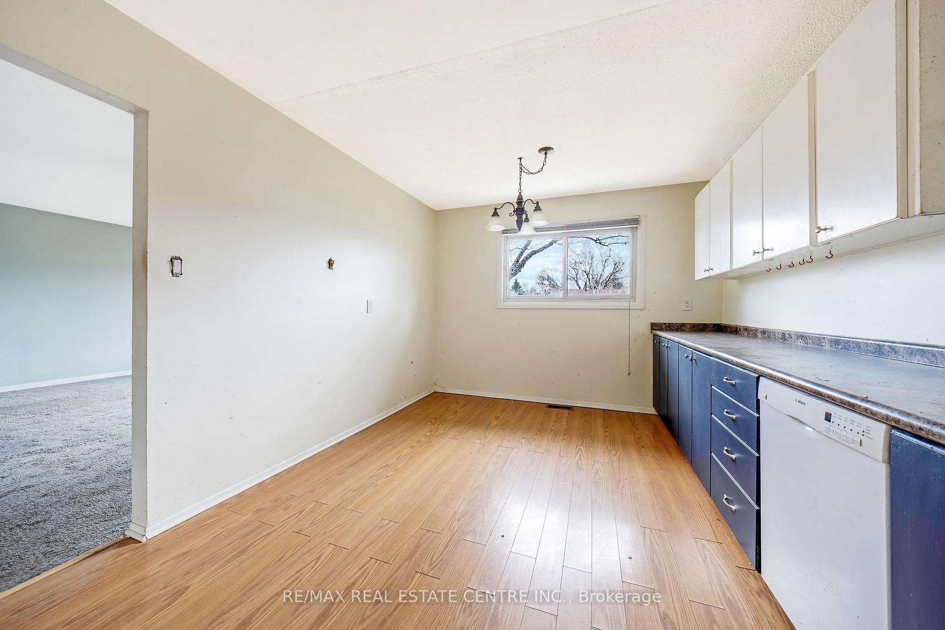 2123 Amesbury Crescent photo 15