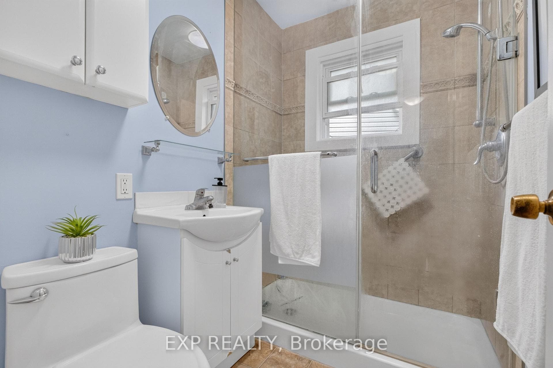 531 Philip Crescent photo 35