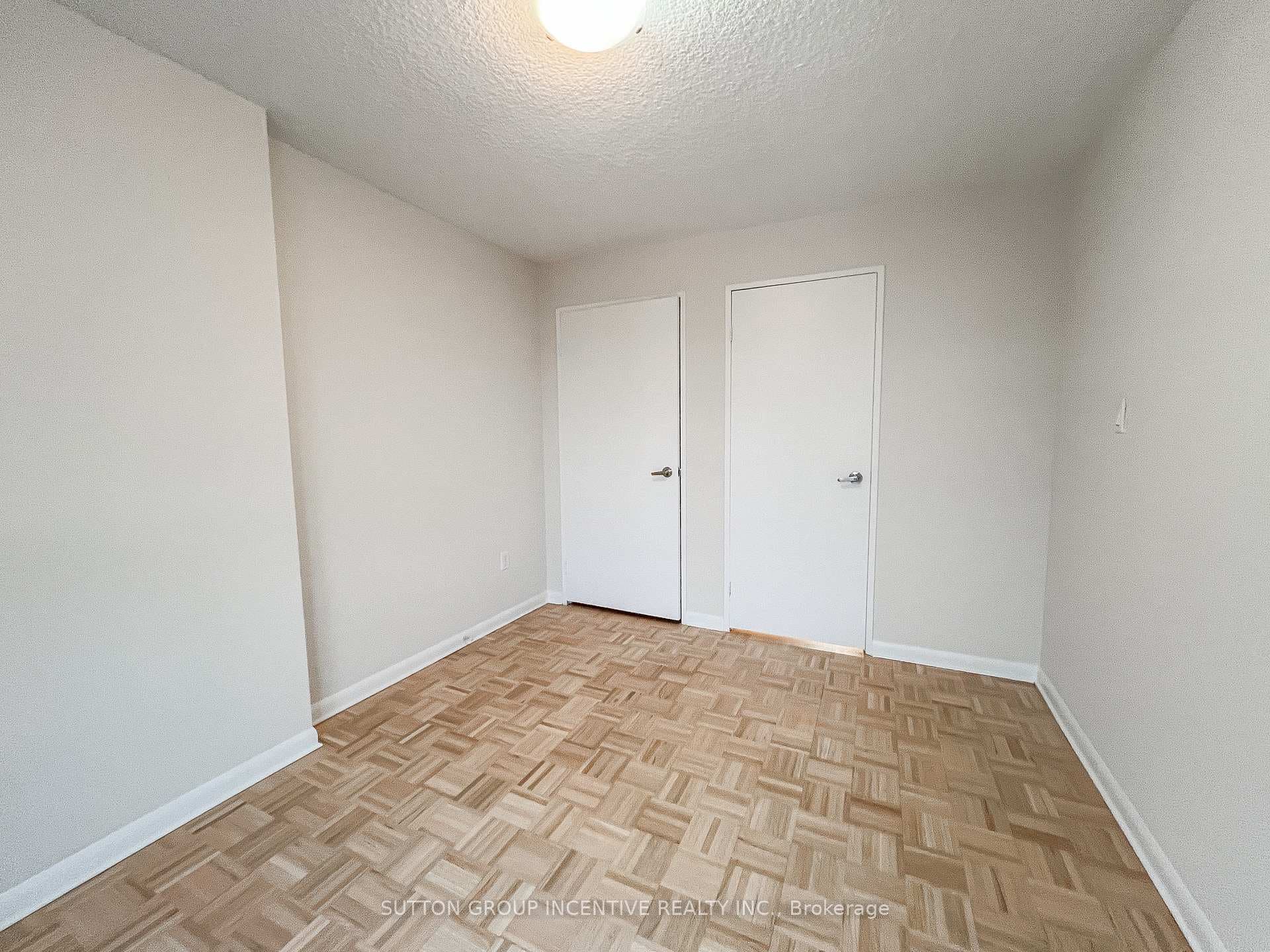 1300 Mississauga Valley Boulevard Unit 303 photo 21
