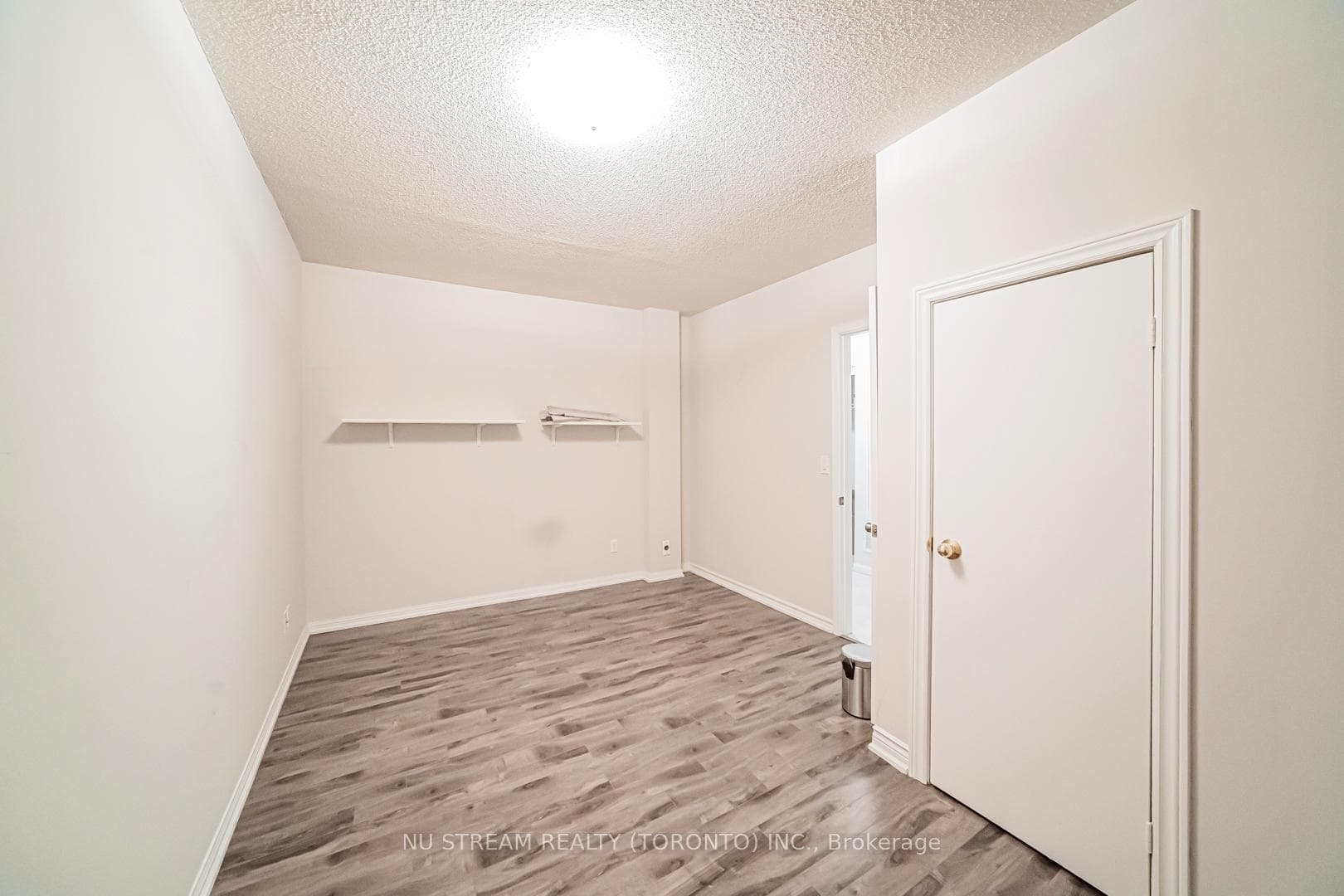 7 St Moritz Way Unit 5 photo 16