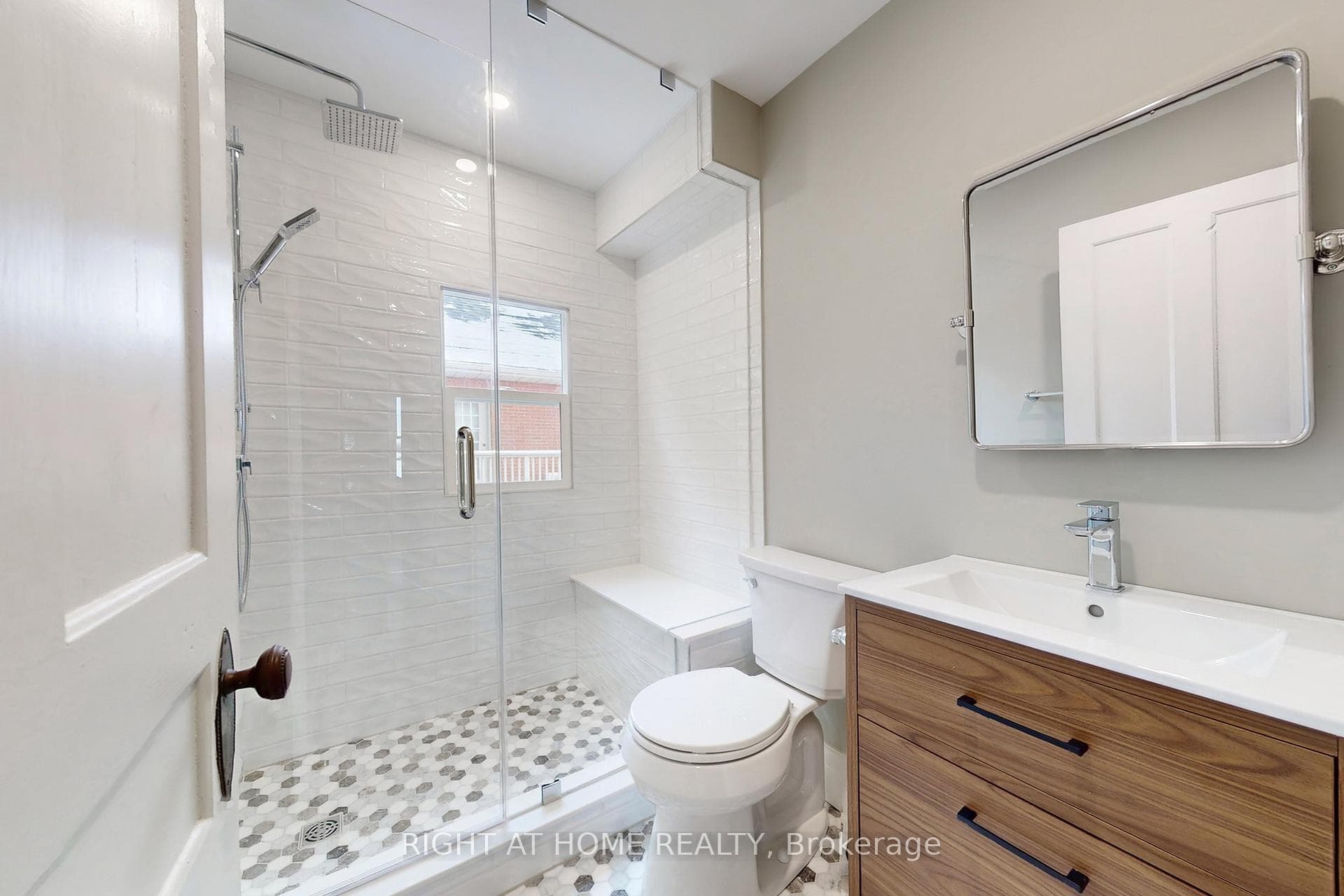 333 Millard Avenue Unit Upper photo 12