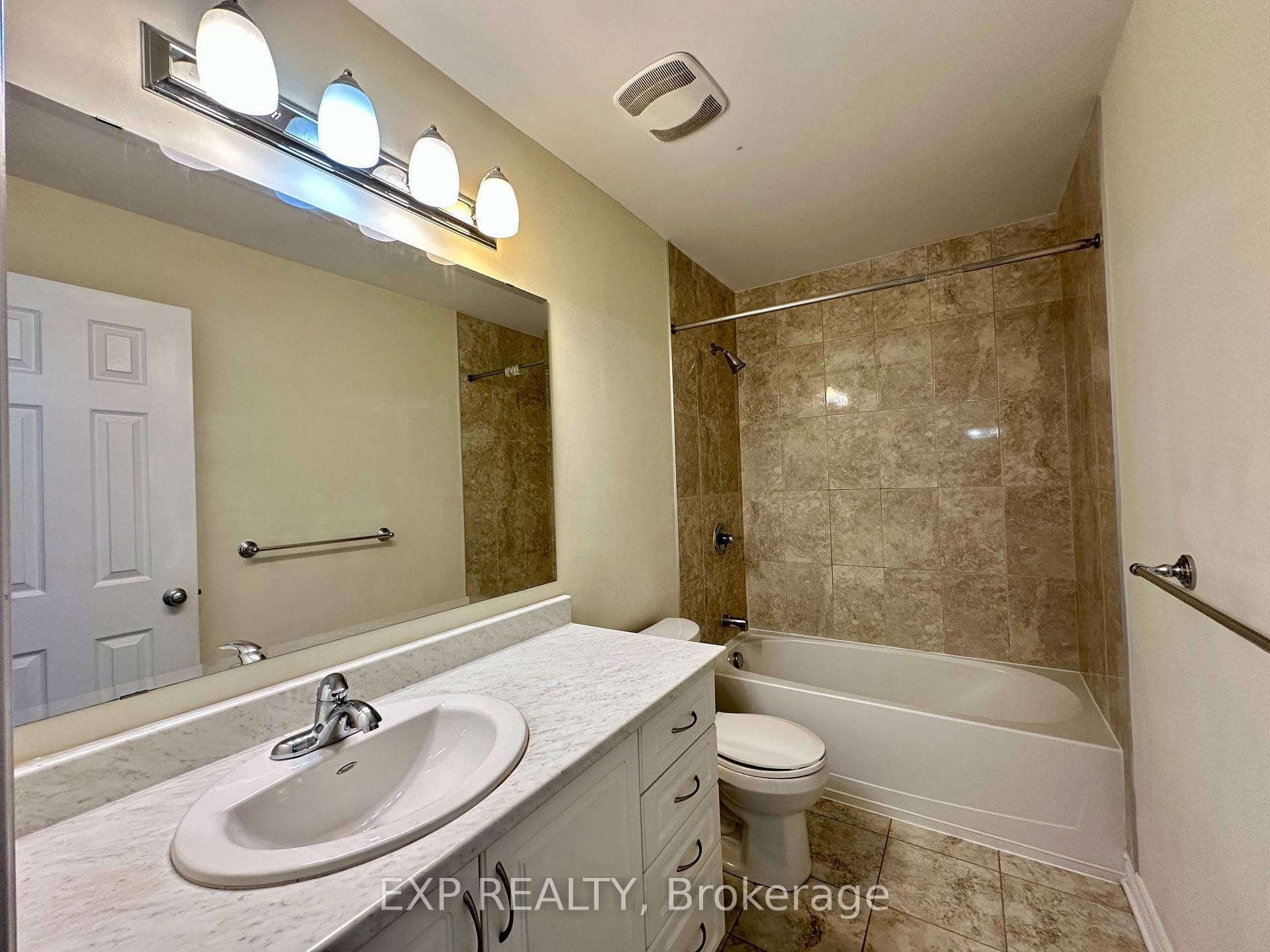 3353 Woodroffe Avenue photo 21