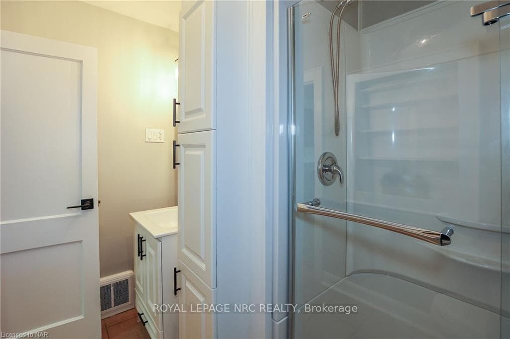 Glass shower