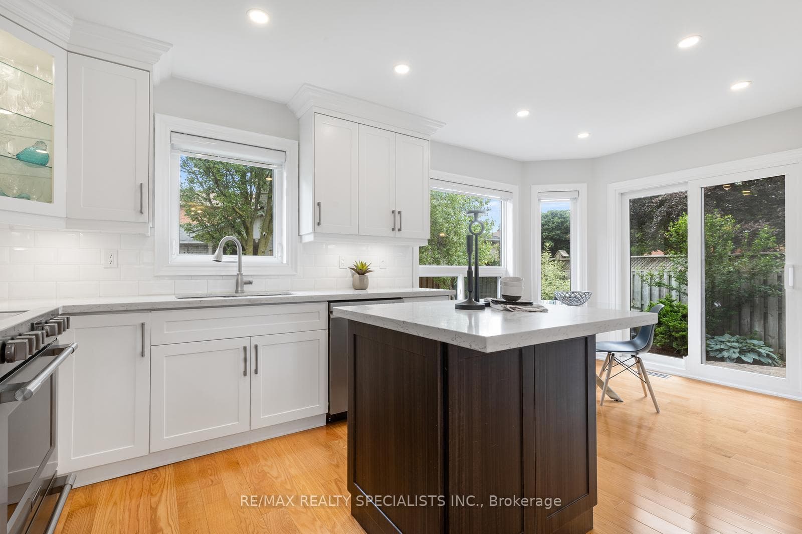 3879 Periwinkle Crescent photo 13