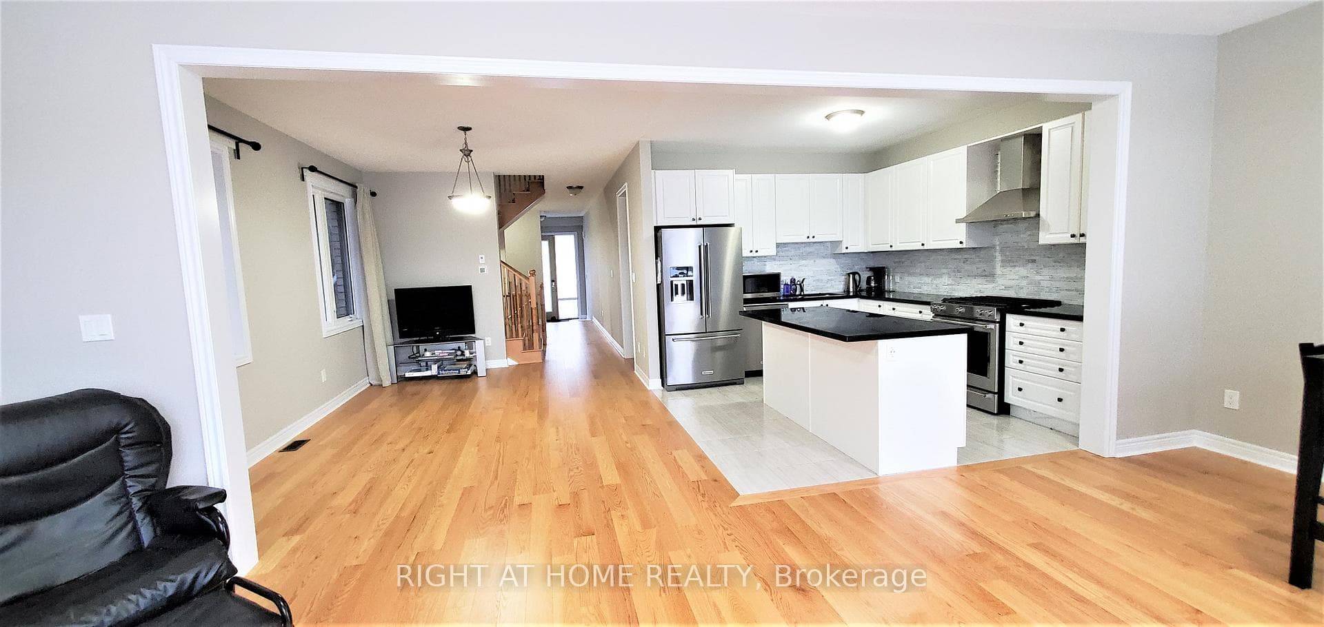 1201 Cactus Crescent photo 5