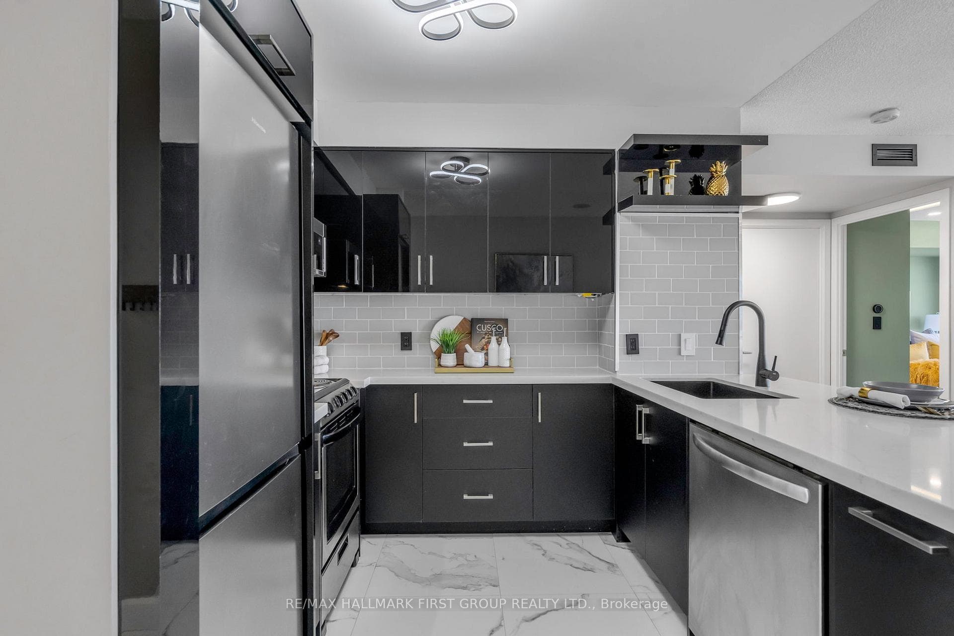38 Lee Centre Drive Unit 901 photo 11