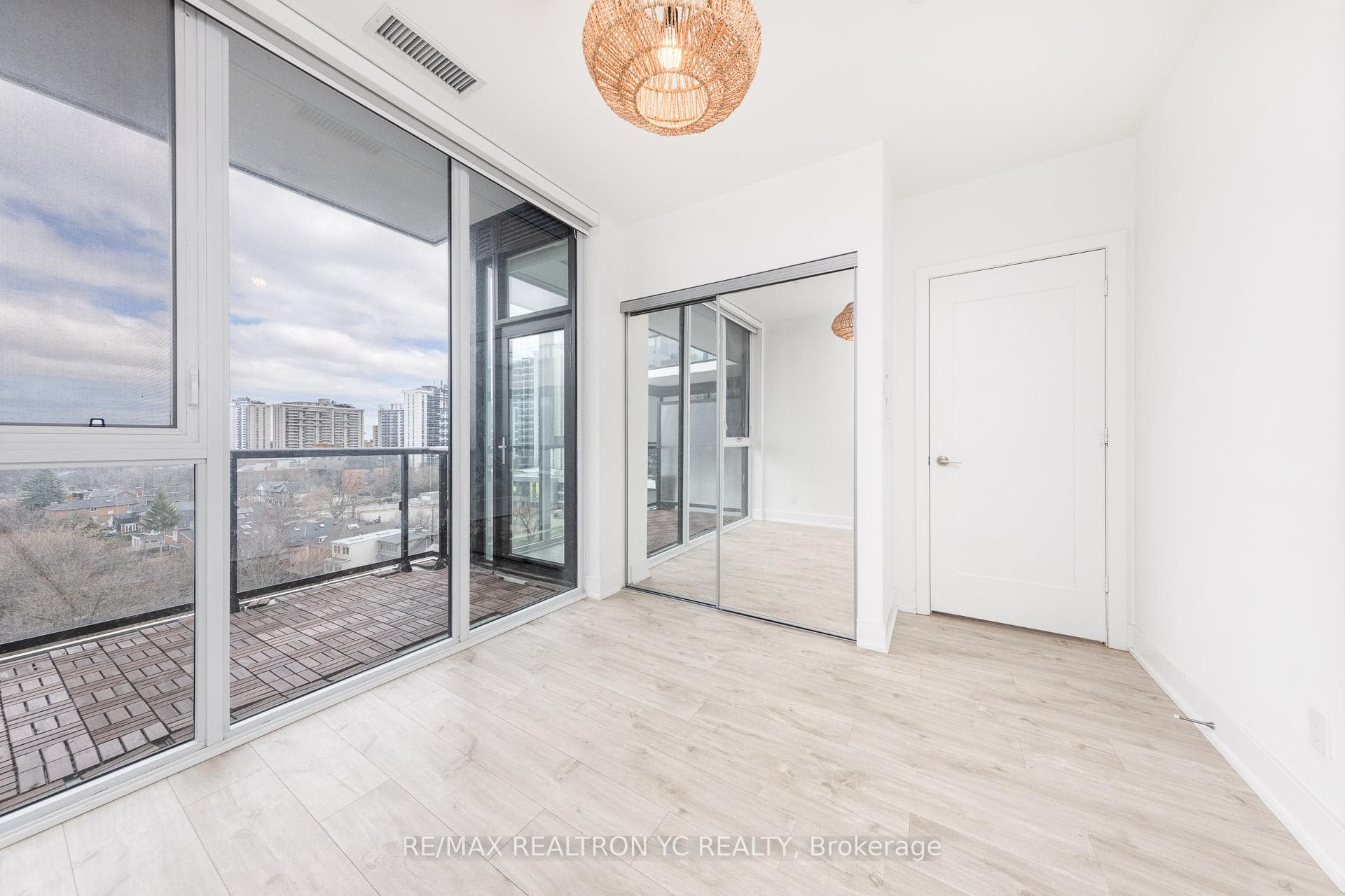 1 Belsize Drive Unit 801 photo 8