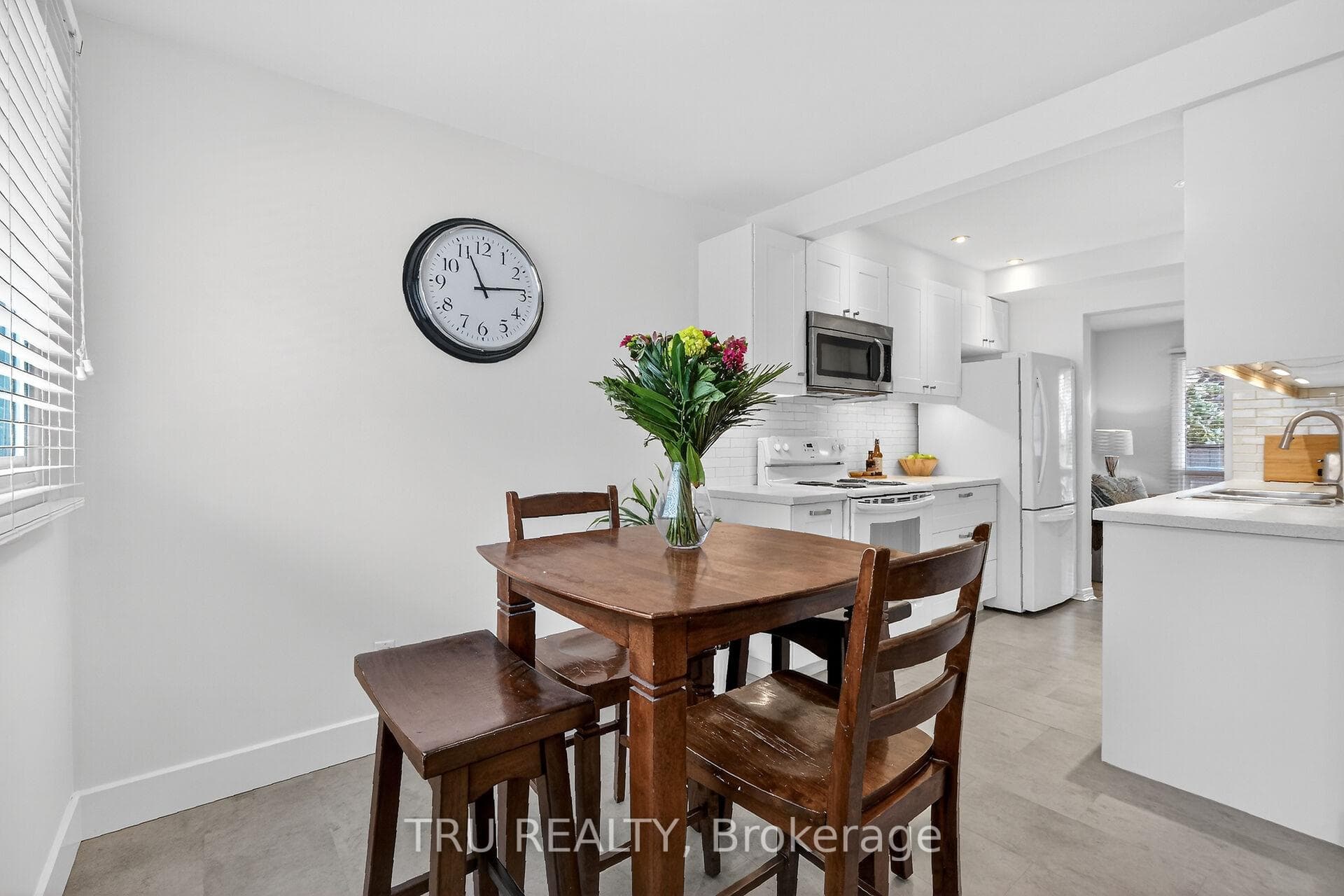 4631 Cecilia Crescent Unit 26 photo 7