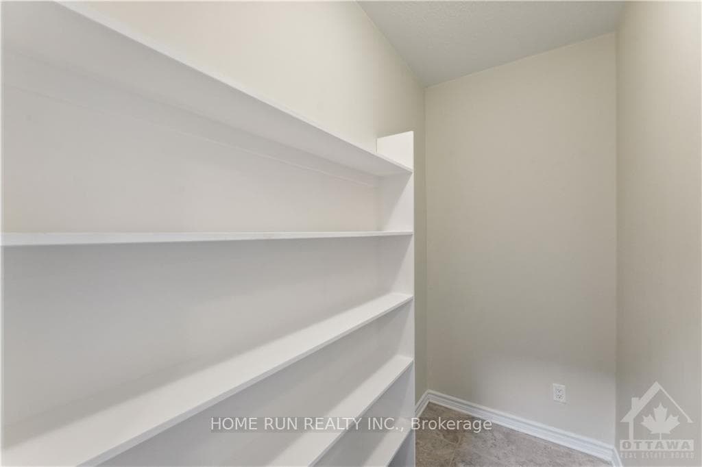 256 MOJAVE Crescent photo 12