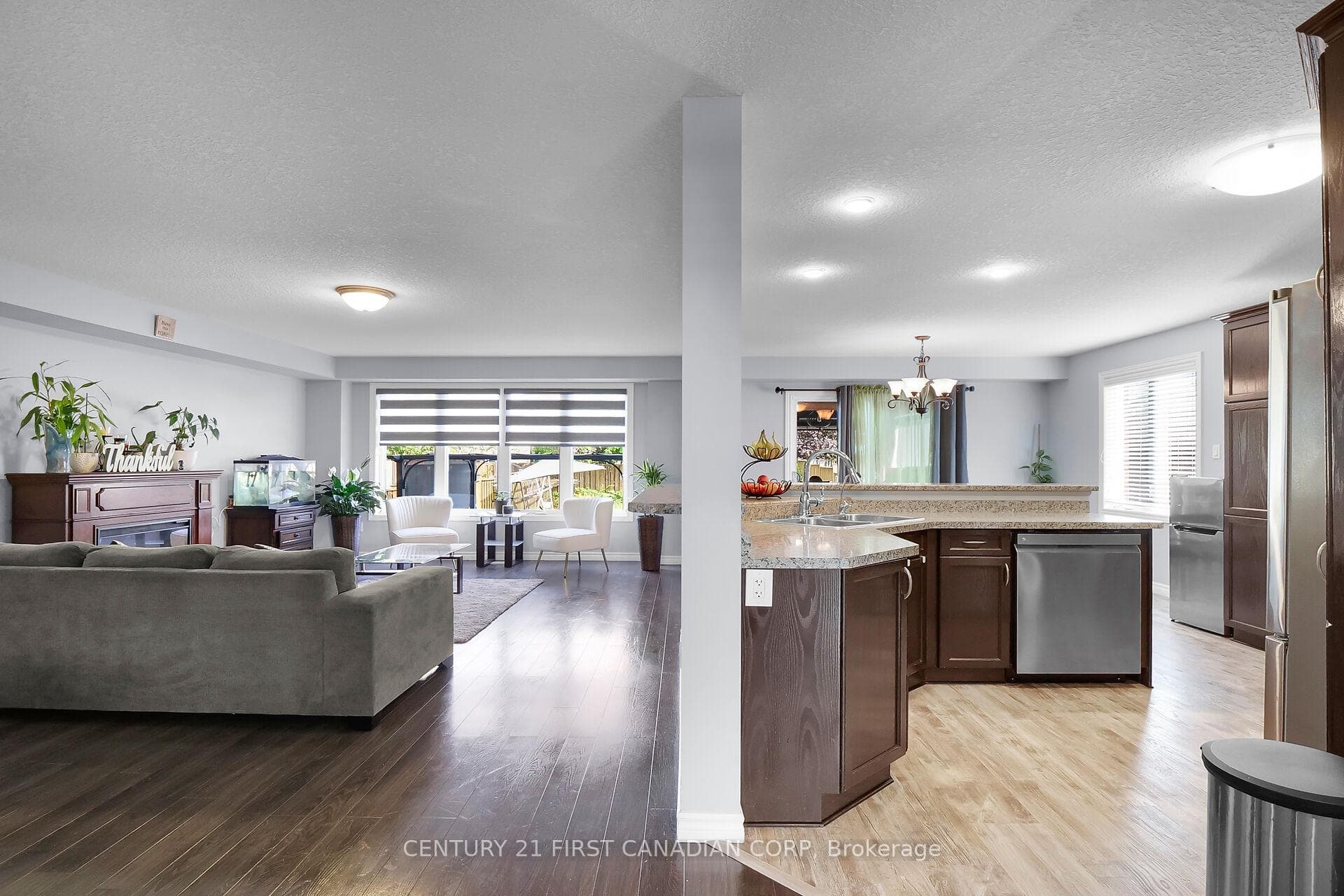 974 Grenfell Drive photo 6