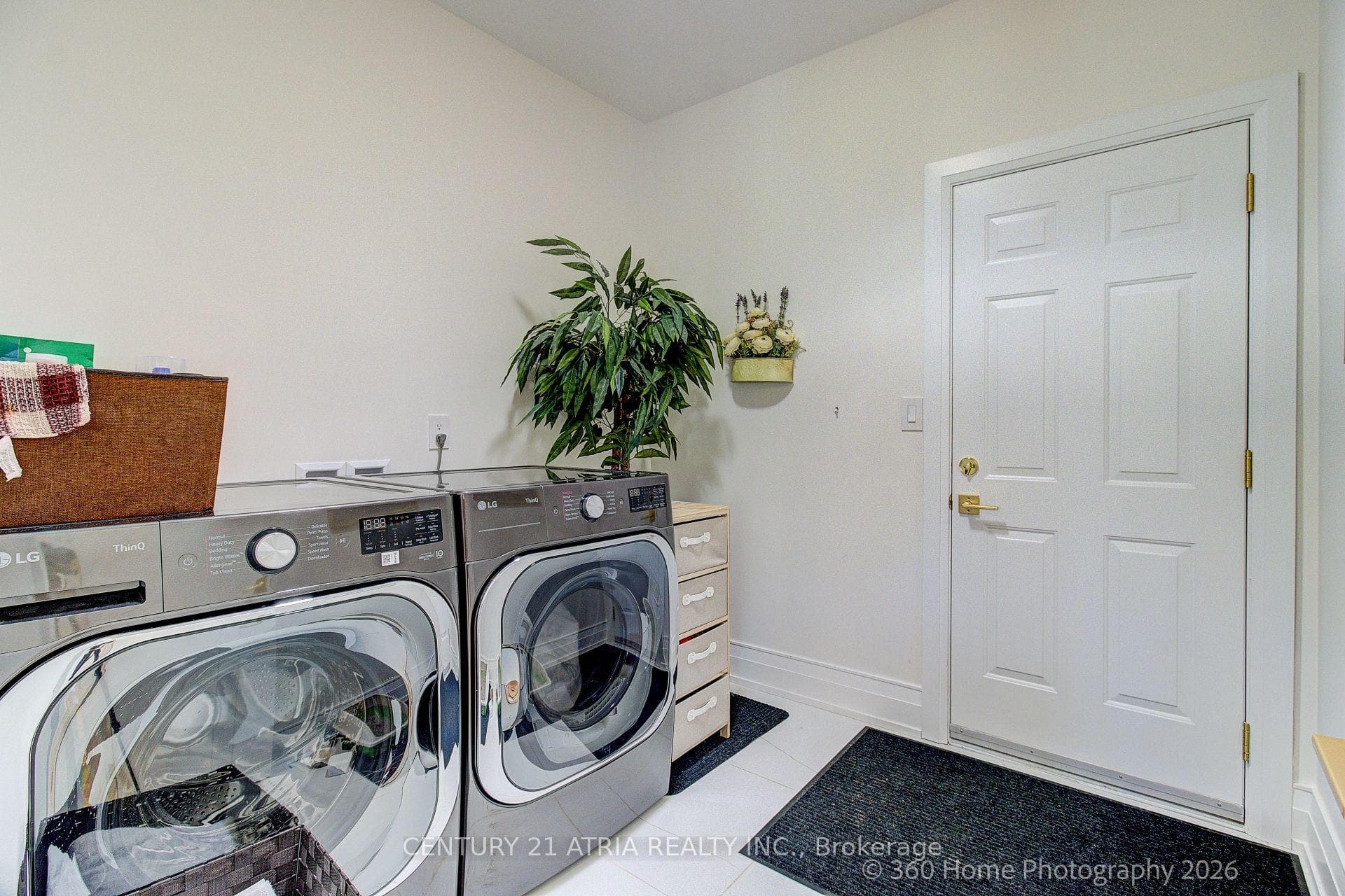 176 Laurentian Boulevard photo 11