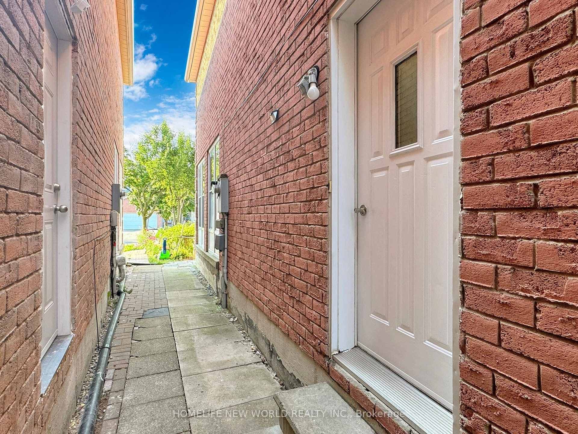 95 Douglas Haig Drive photo 38