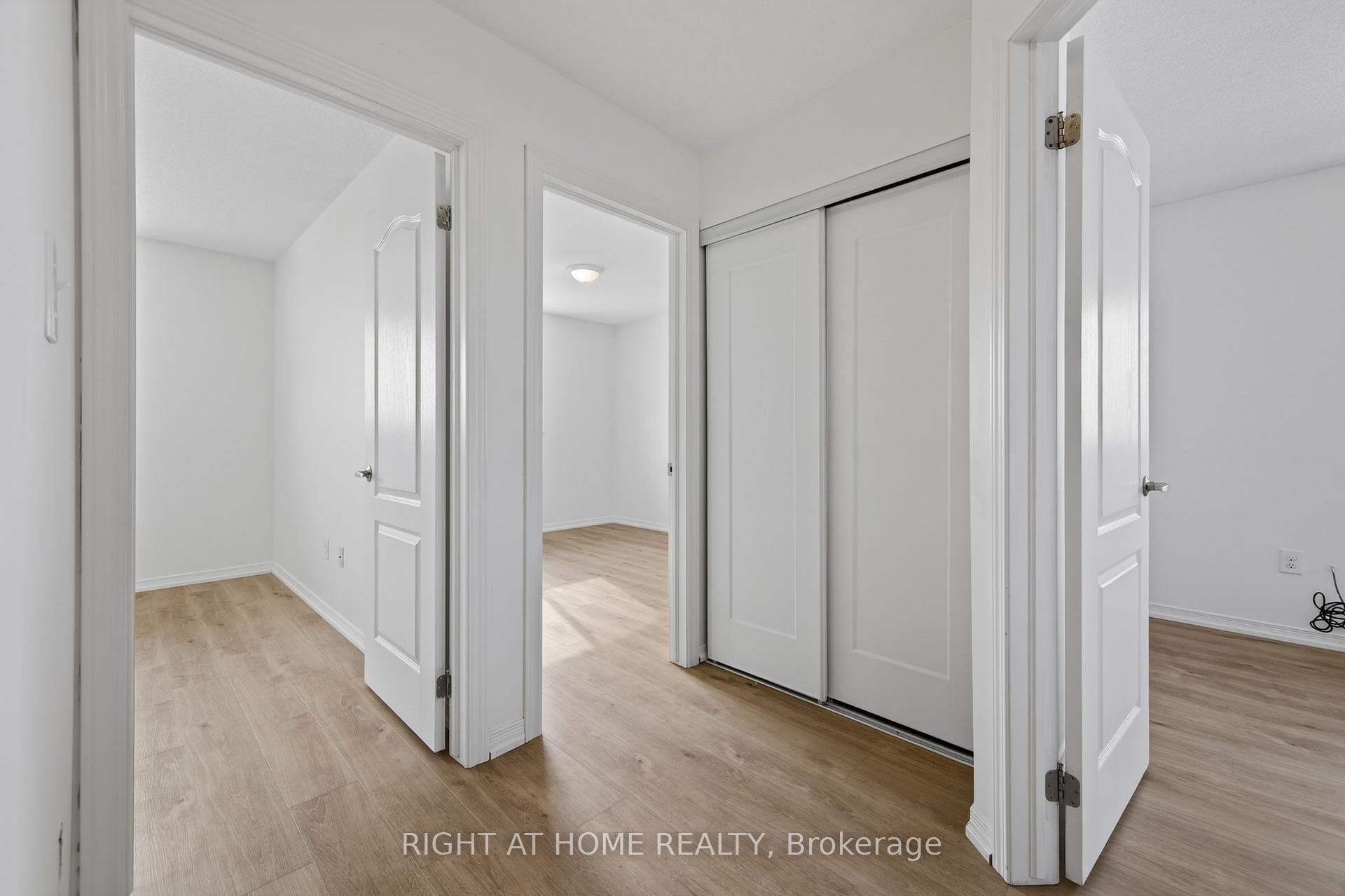 2084 Osbond Road photo 17