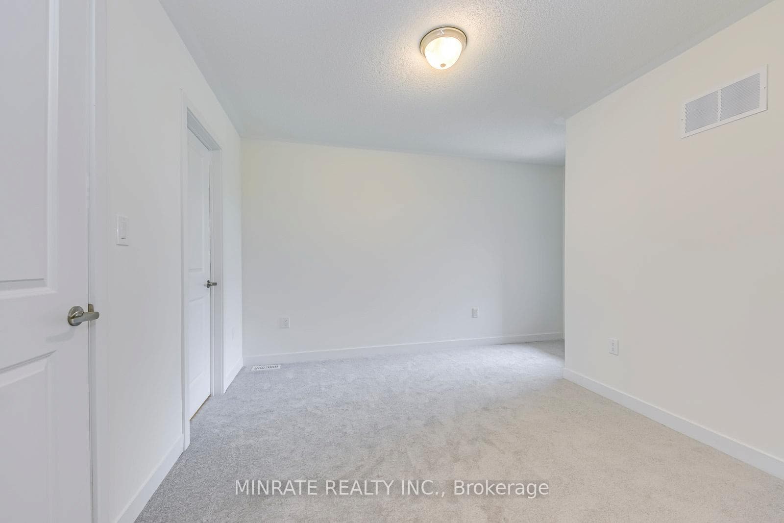 1544 Wellwood Terrace photo 12